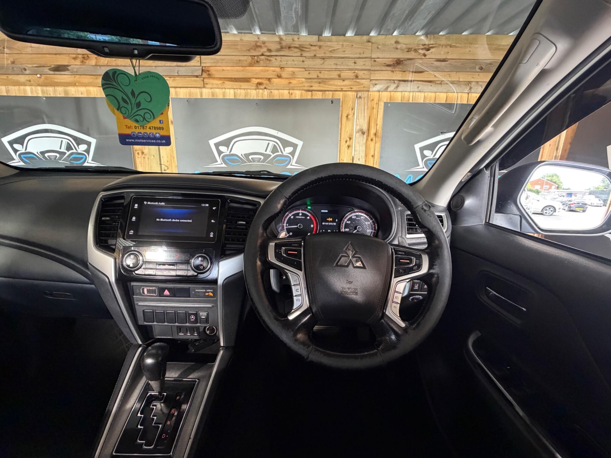 Mitsubishi L200 view 16