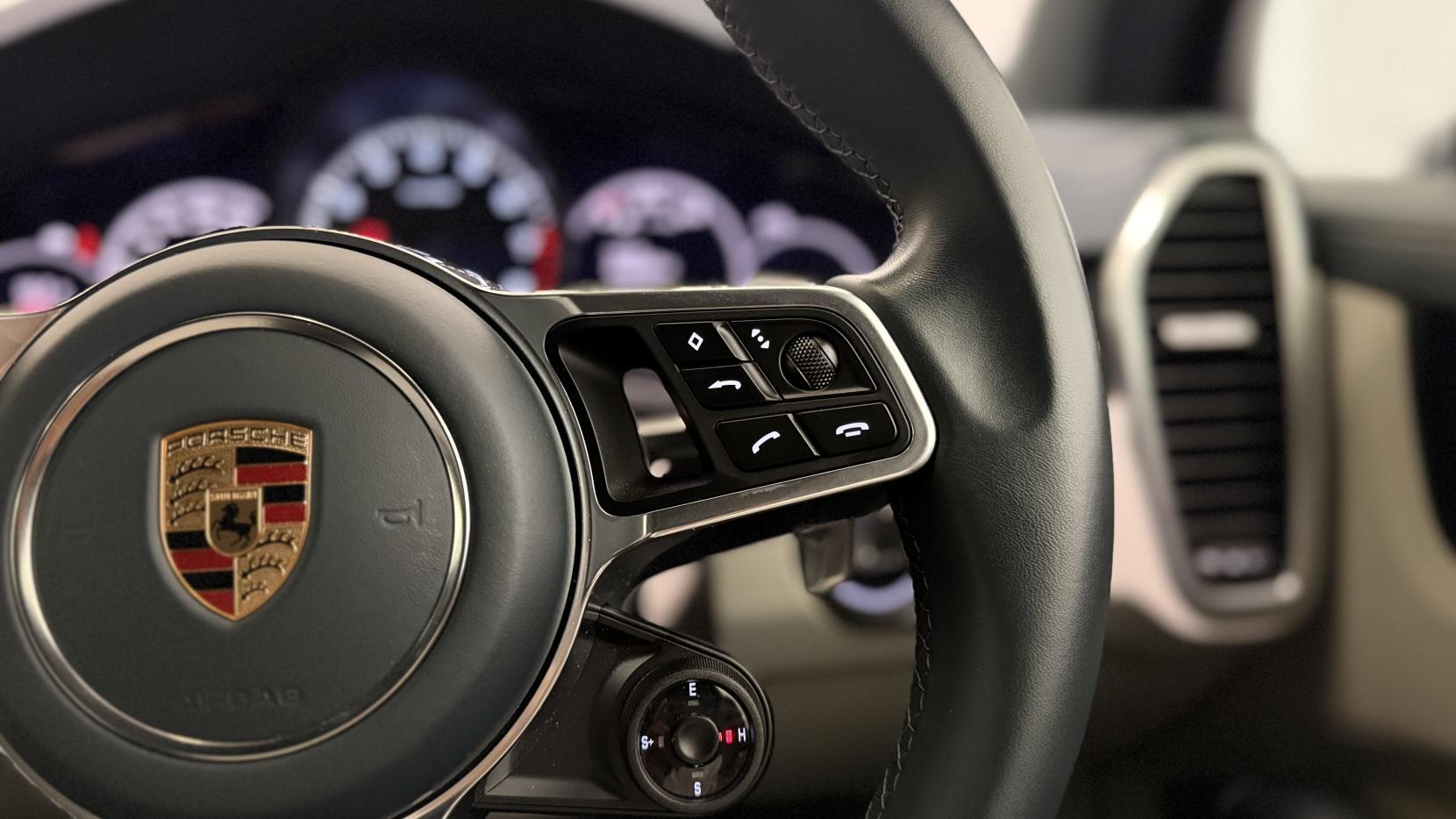 Porsche Cayenne view 15