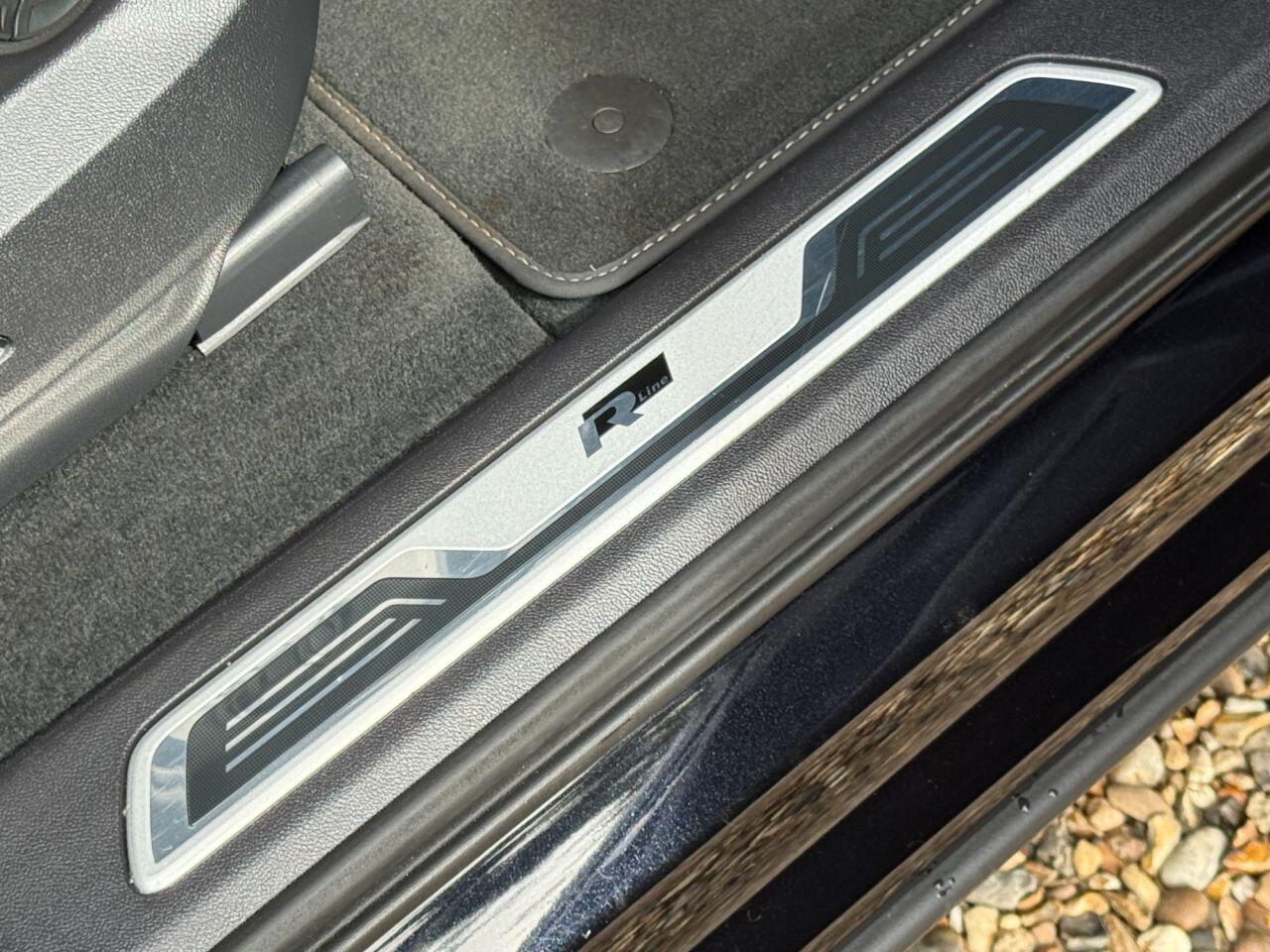 Volkswagen Touareg view 44