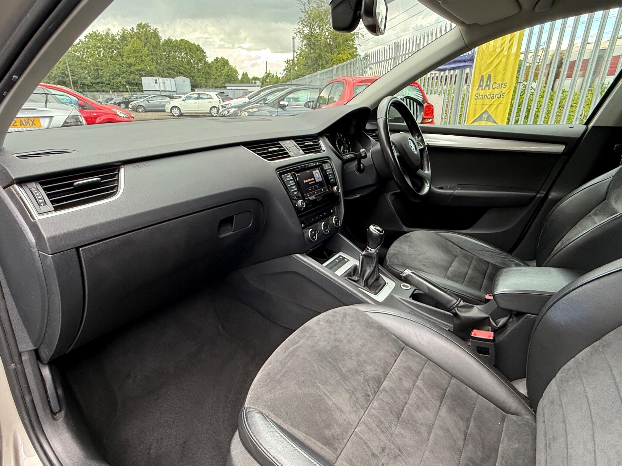 2014 Skoda Octavia image 48
