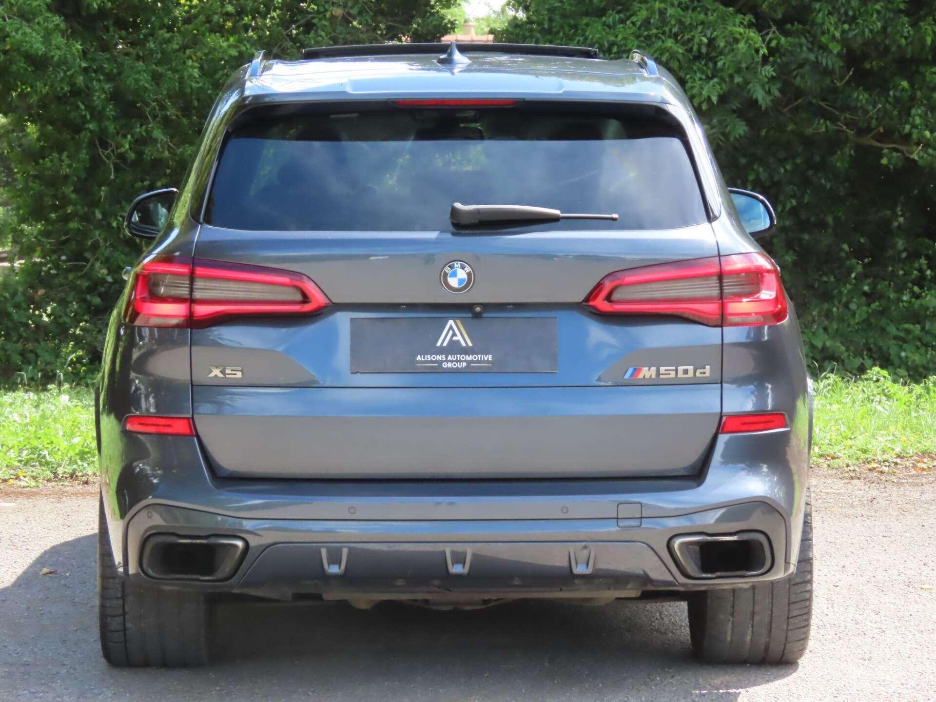 BMW X5 view 6