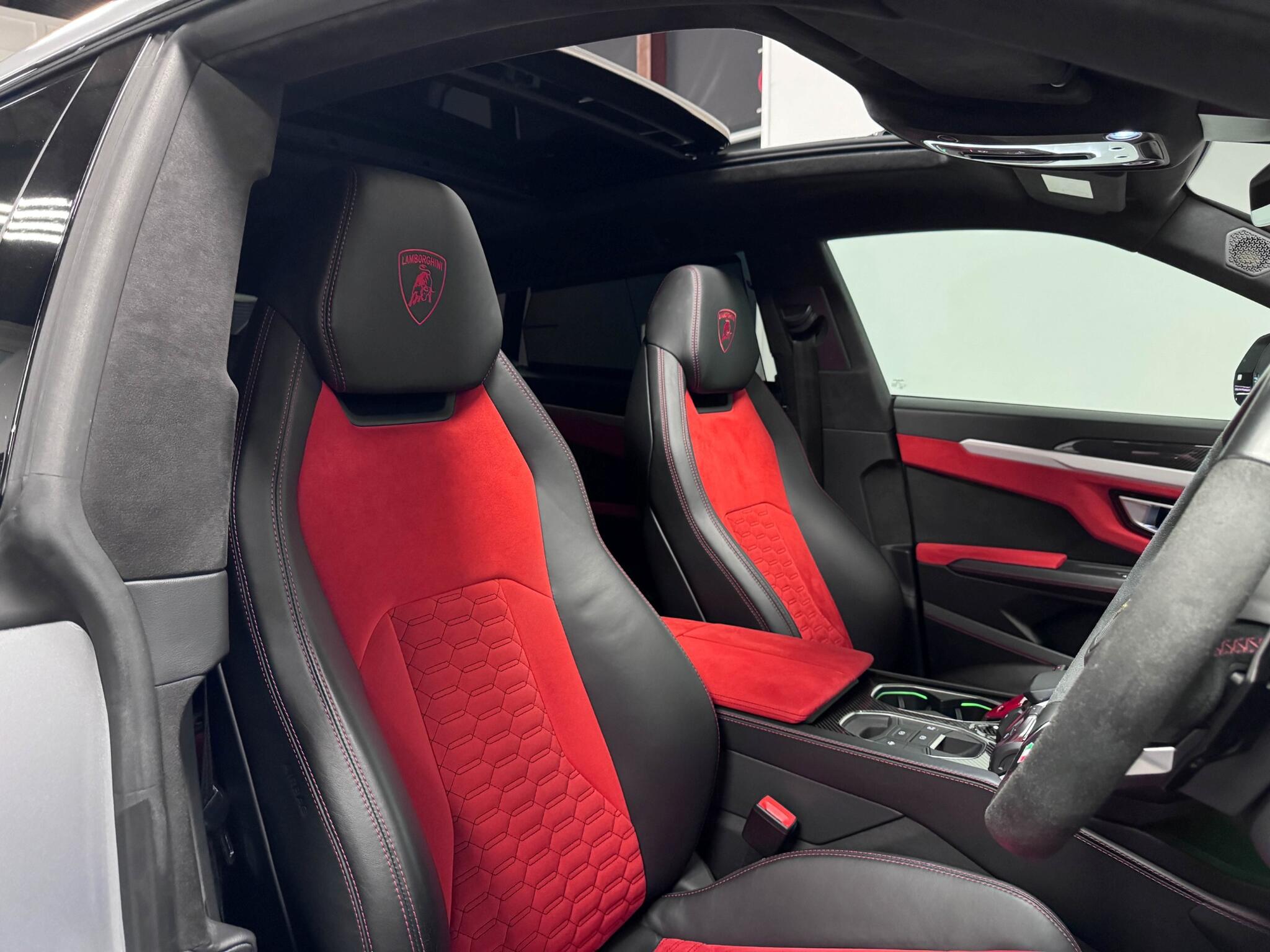 Lamborghini Urus view 52