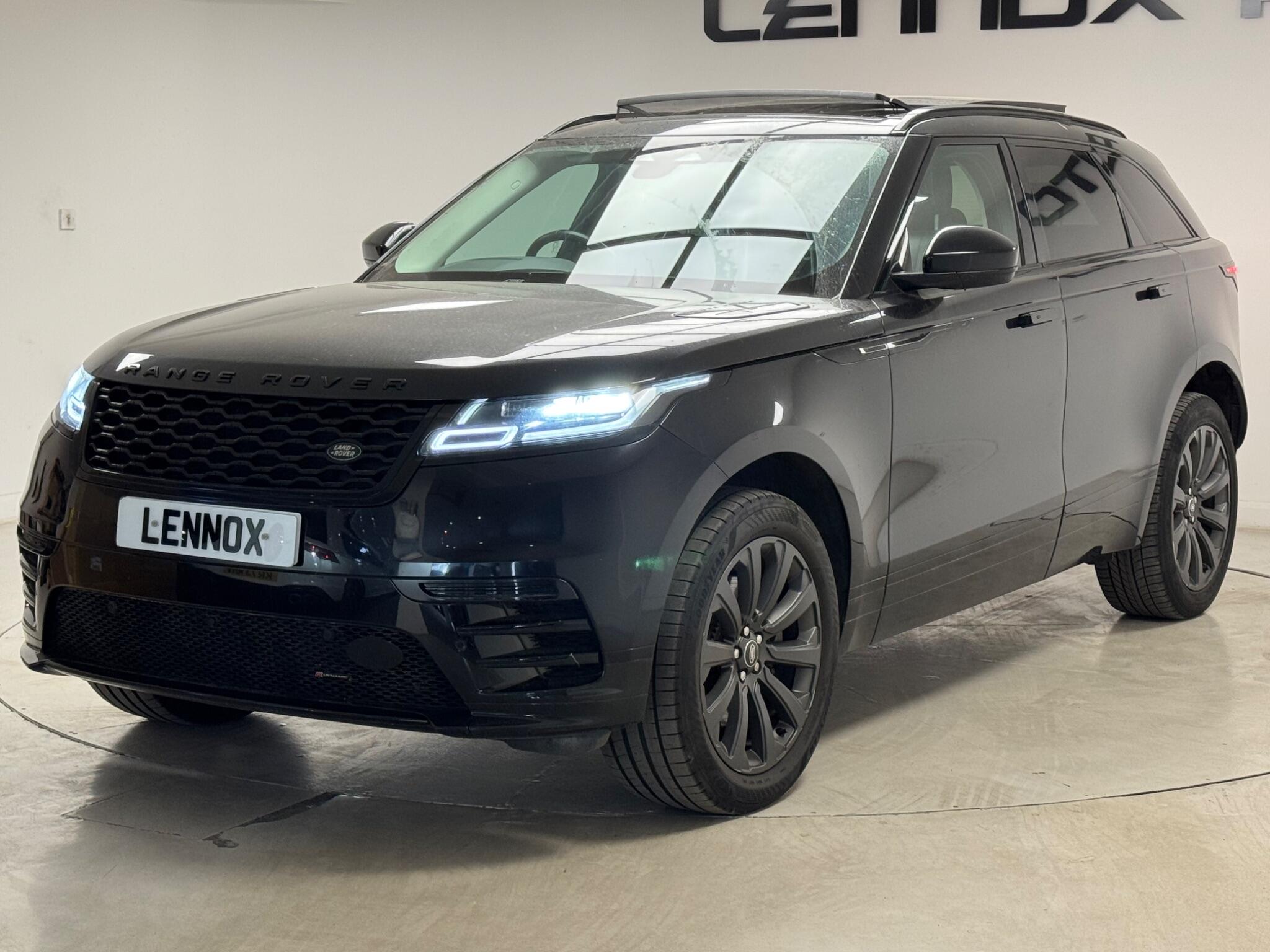 Land Rover Range Rover Velar view 3