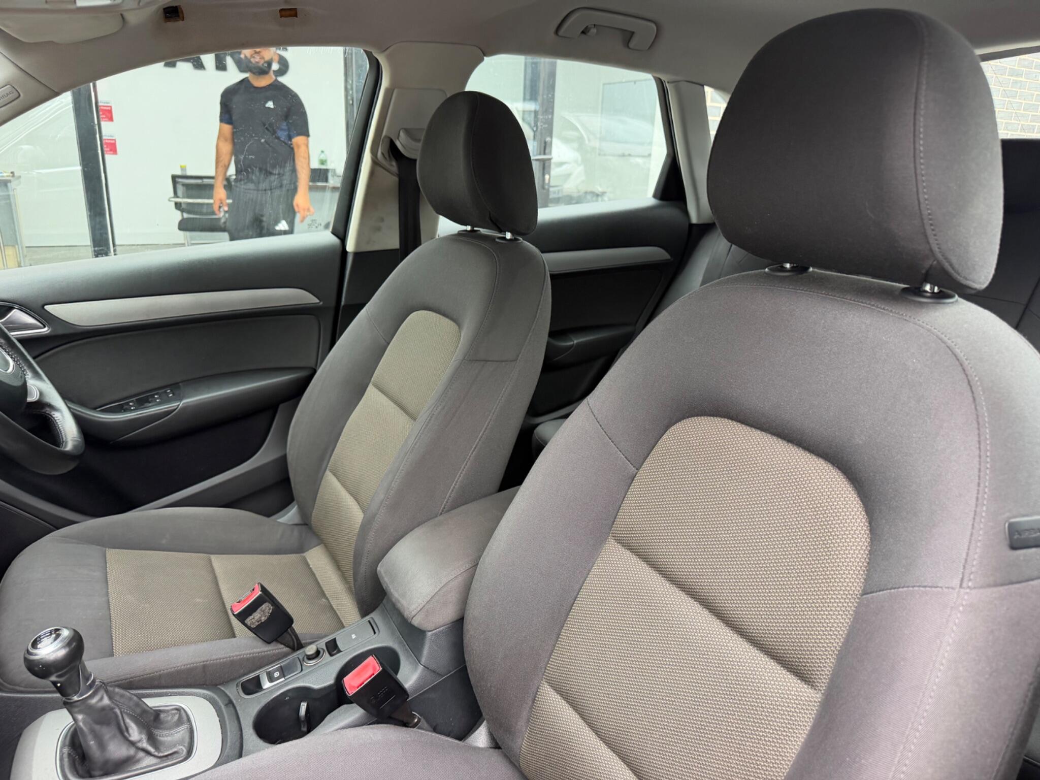 Audi Q3 view 17