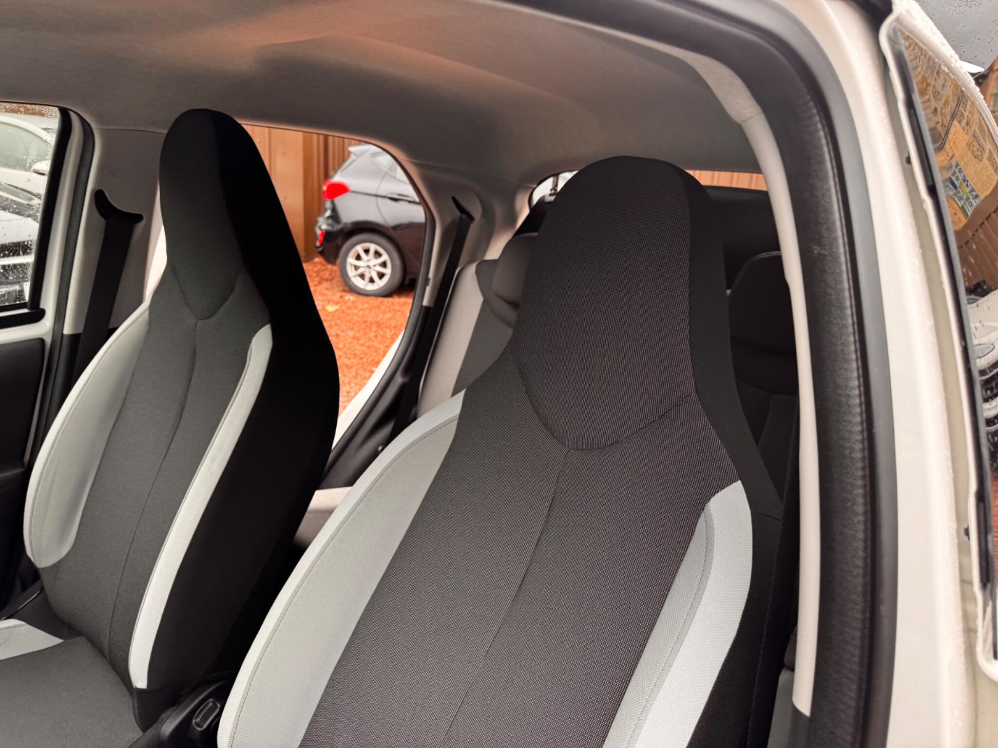 Toyota Aygo view 33