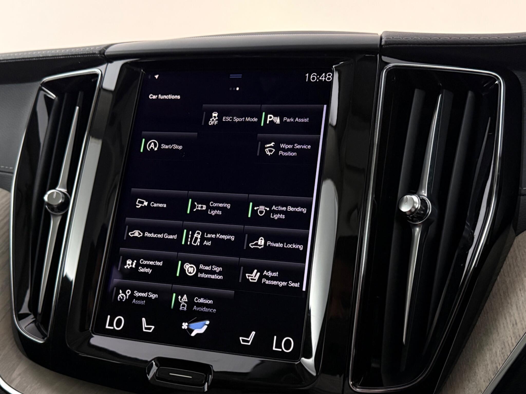 Volvo XC60 view 29
