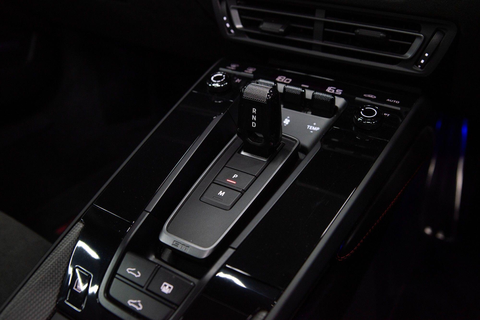 Porsche 911 view 40