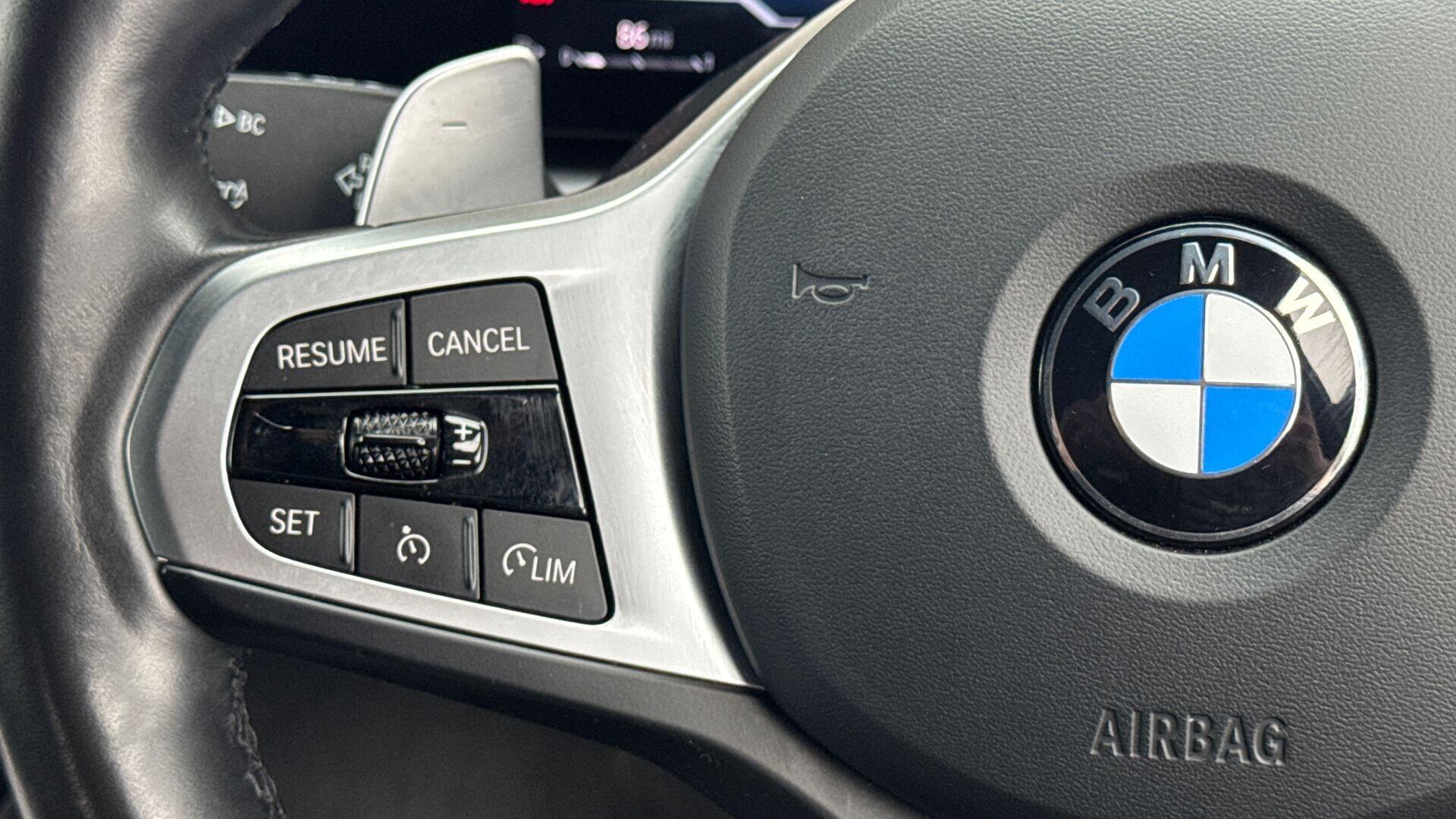 BMW 3 Series view 17