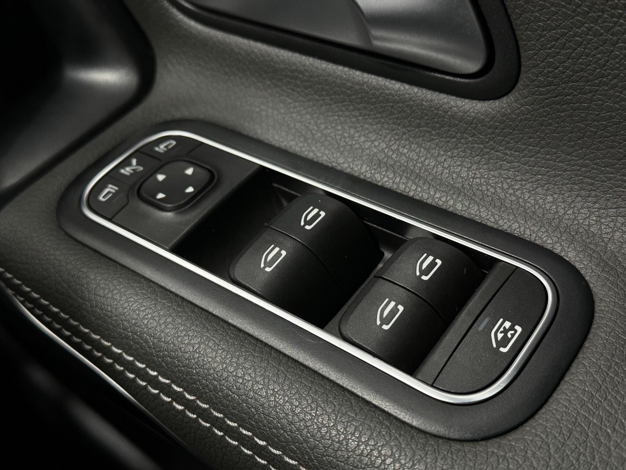 Mercedes-Benz Cla view 19