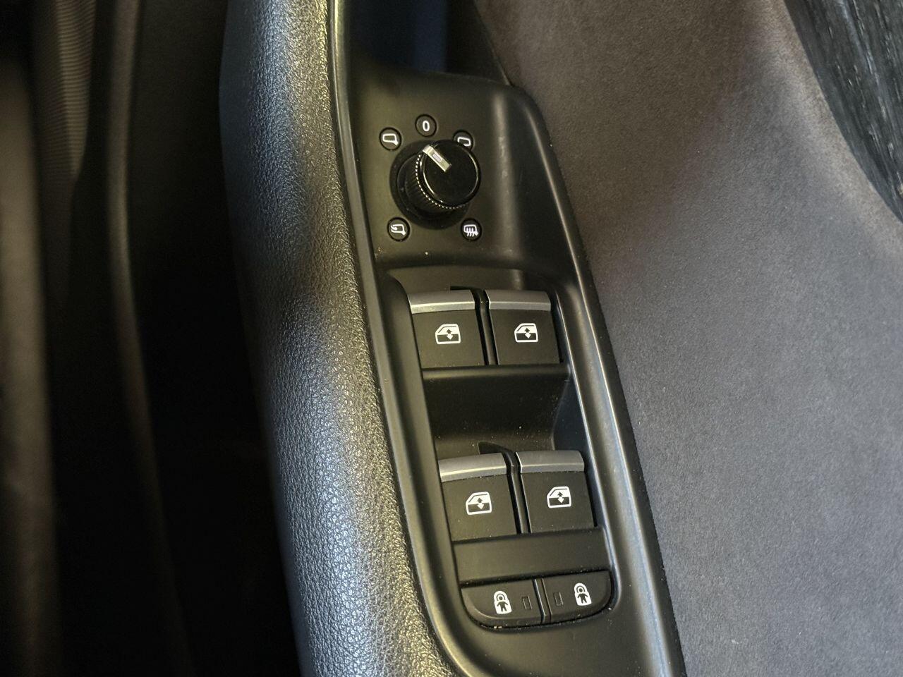 Audi Q8 view 48
