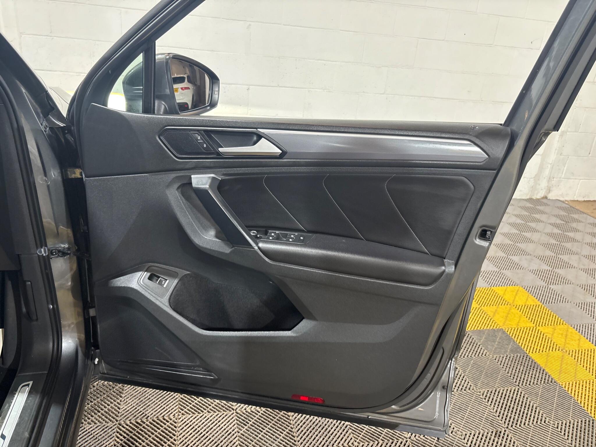 Volkswagen Tiguan view 43