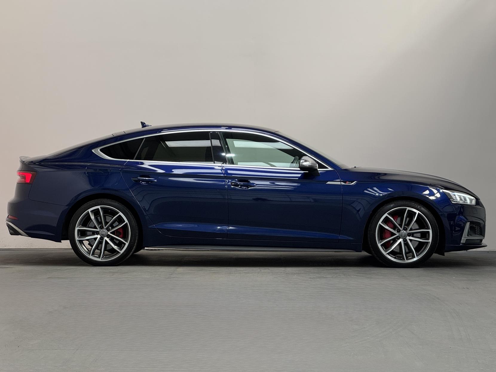 Audi S5 view 14