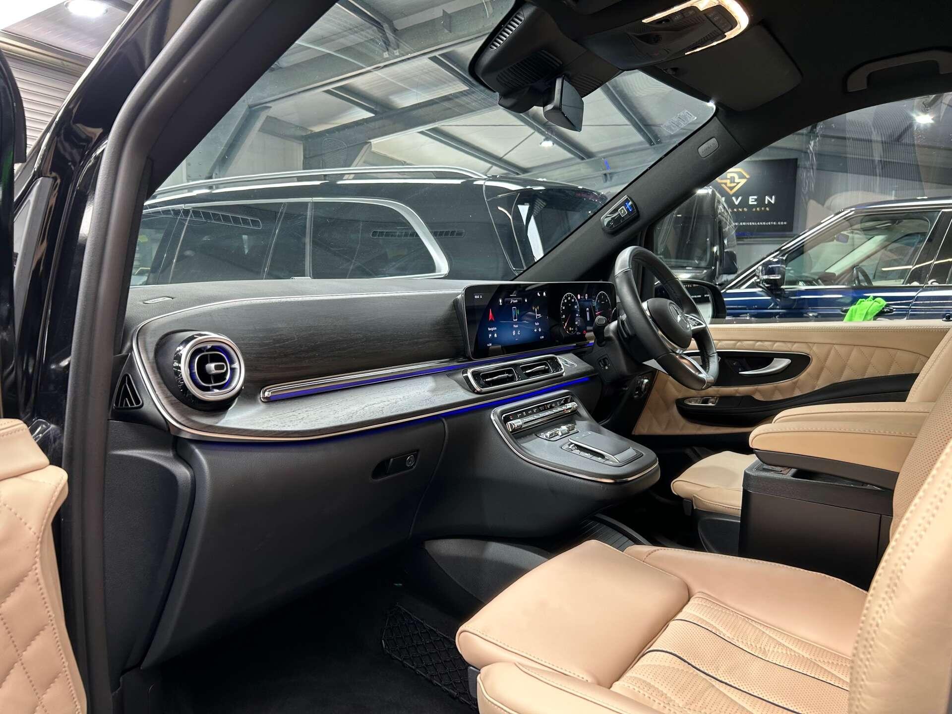 Mercedes-Benz V Class view 43