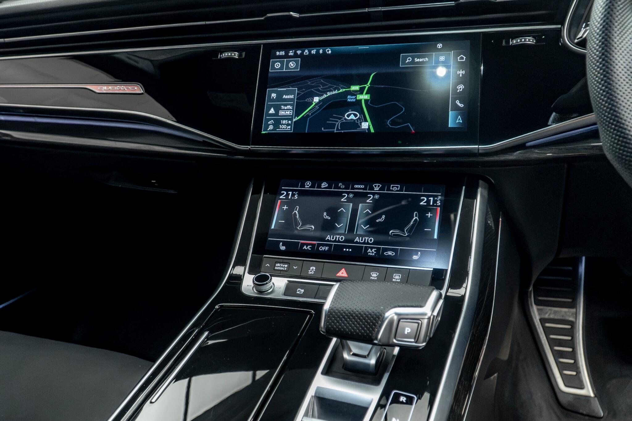 Audi SQ7 view 26