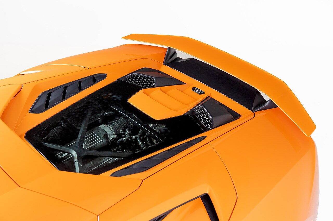 Lamborghini Huracan view 34