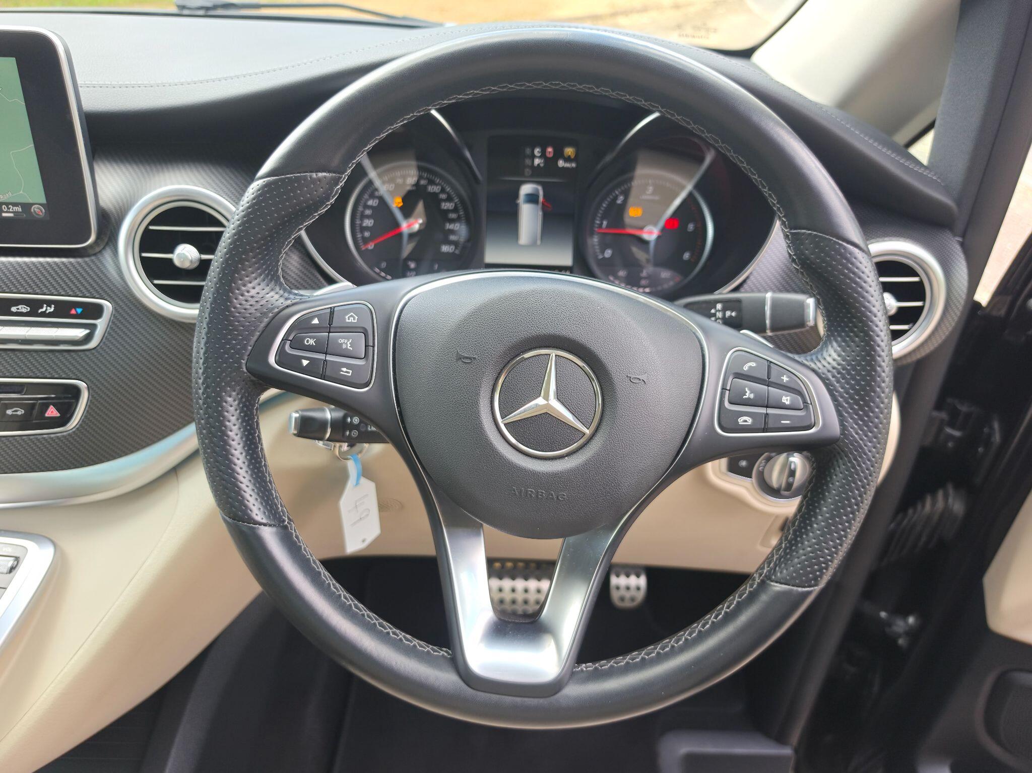 Mercedes-Benz V Class view 8