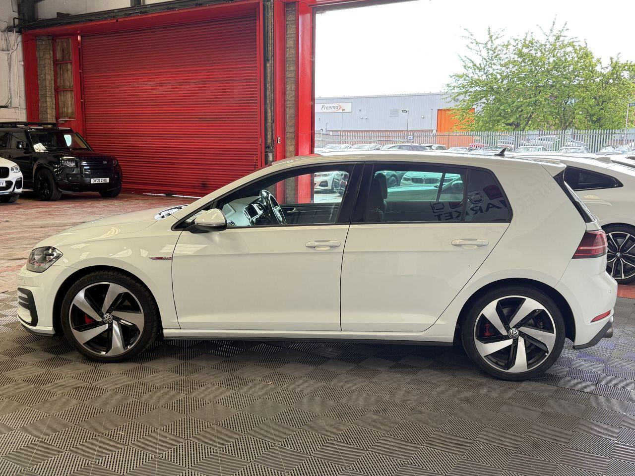 Volkswagen Golf view 6