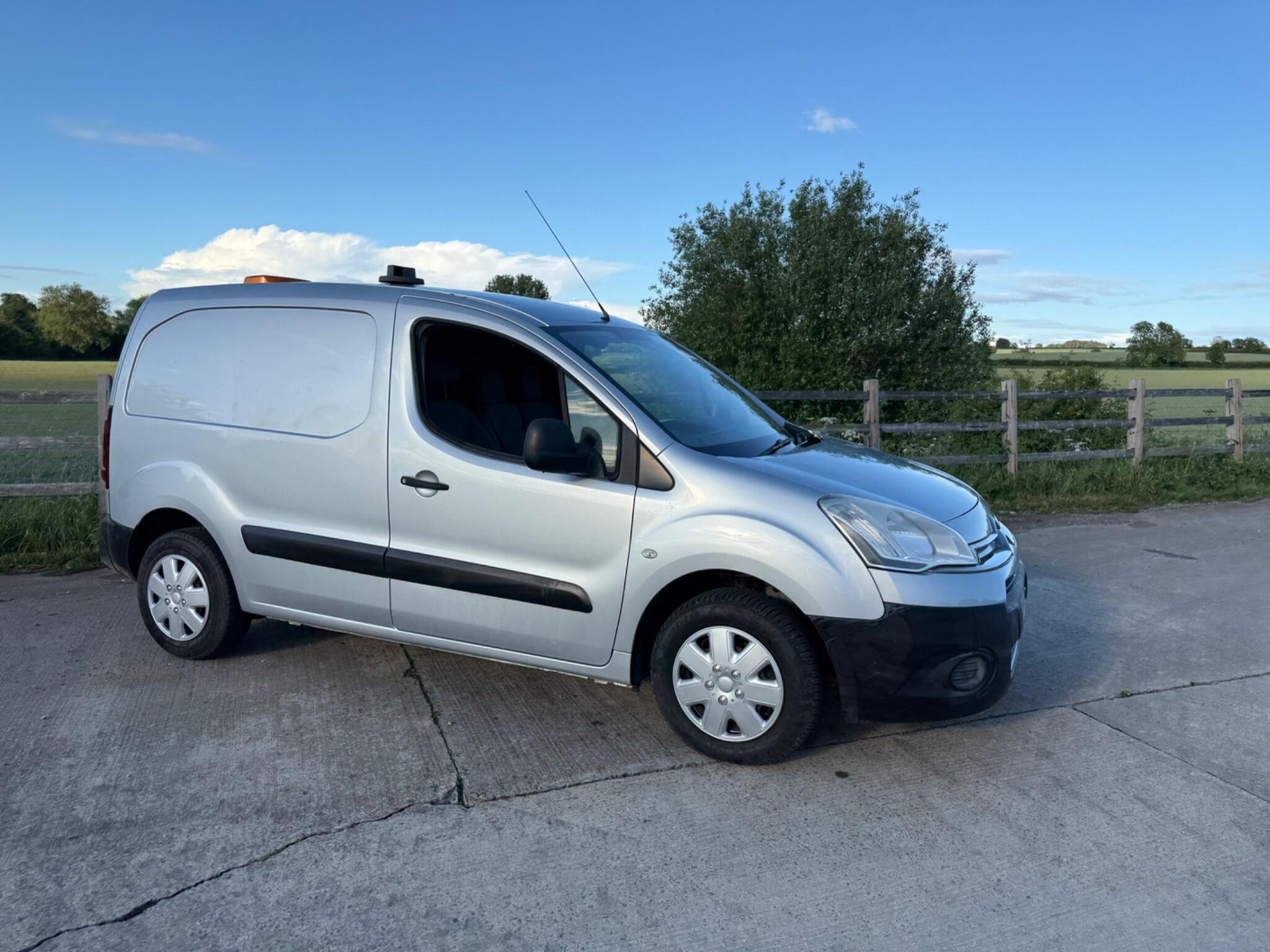 Citroen Berlingo 1.6 HDi 850 Enterprise L1 5dr — photo 42 of 92