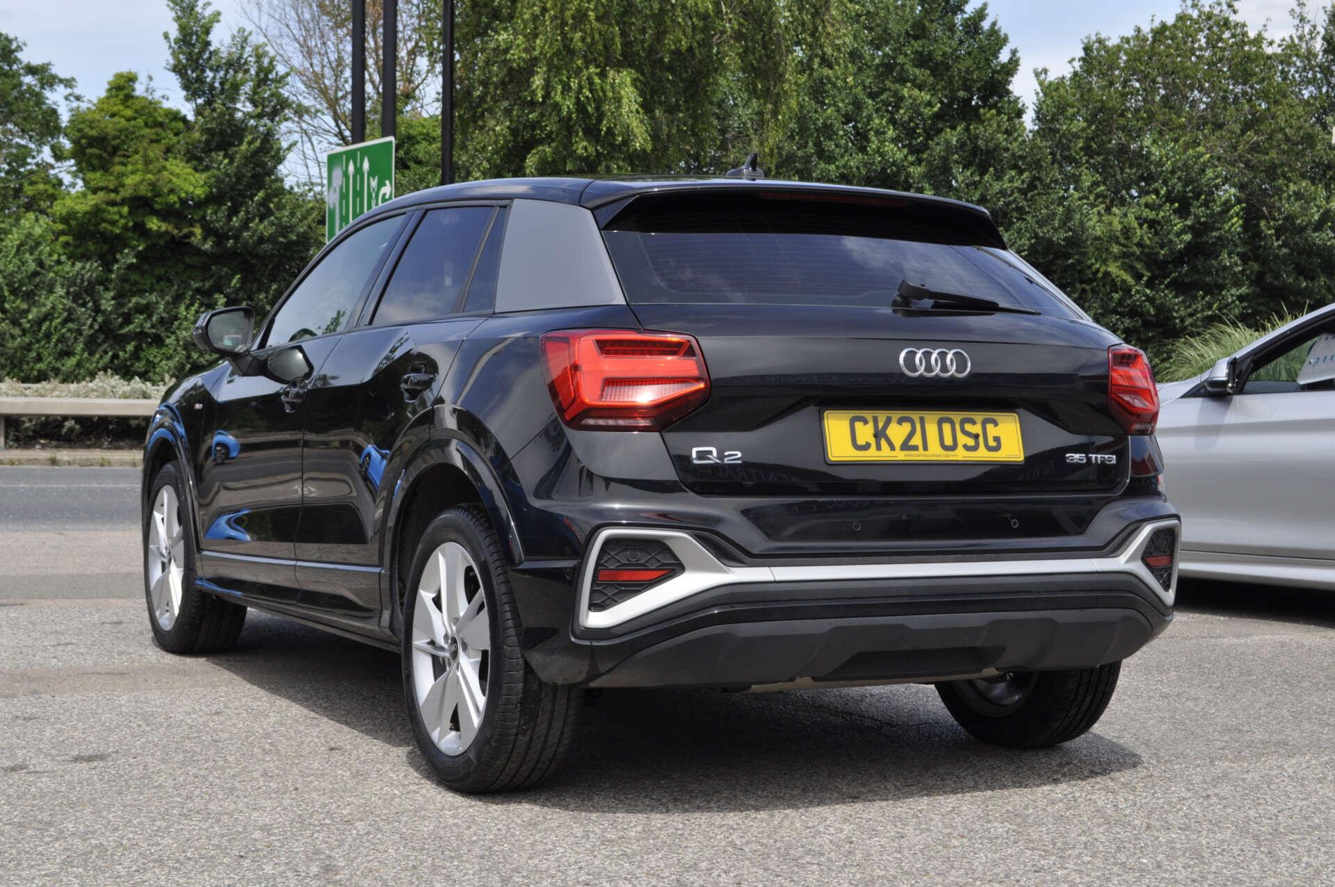 Audi Q2 view 5