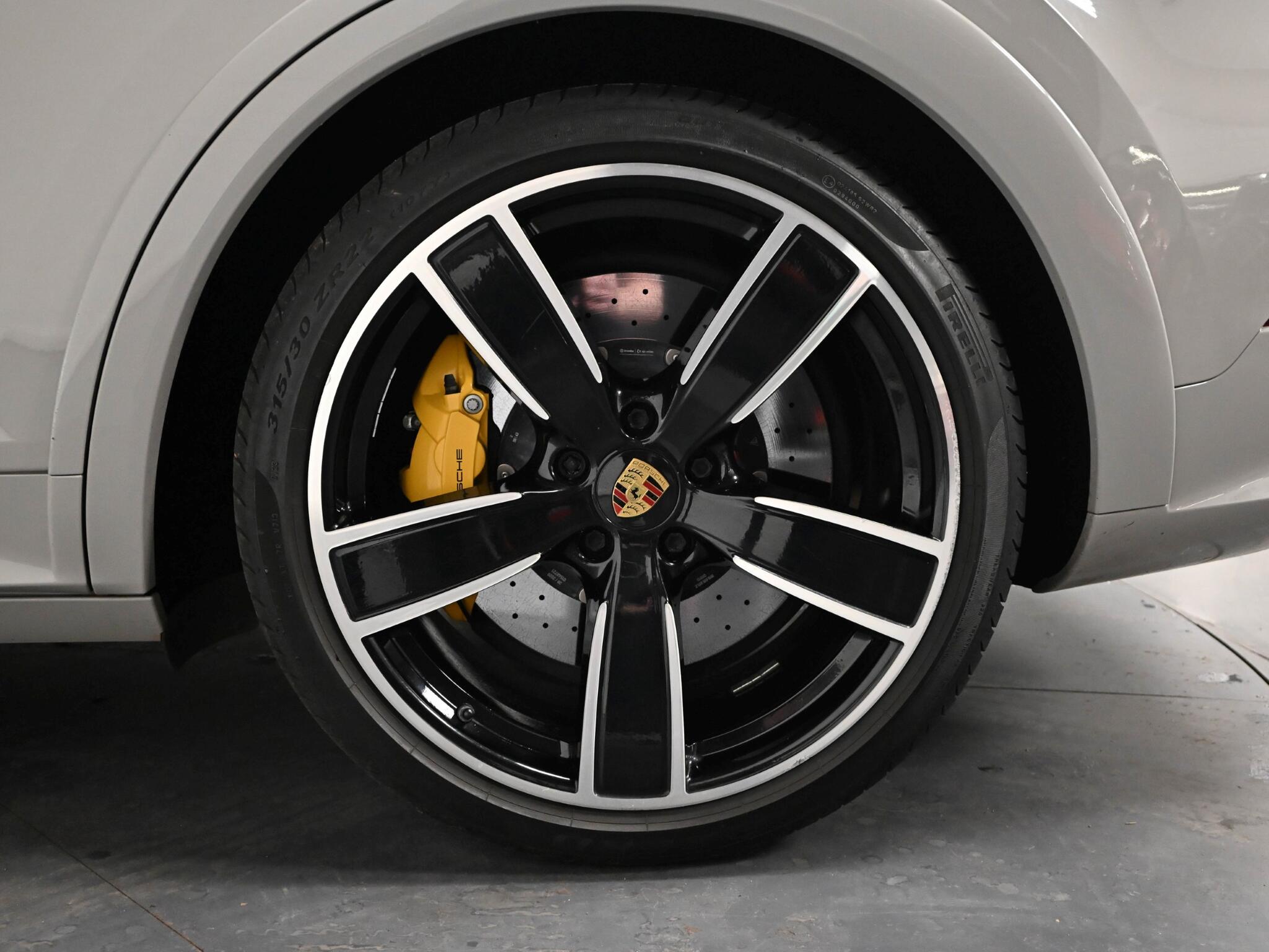Porsche Cayenne view 83