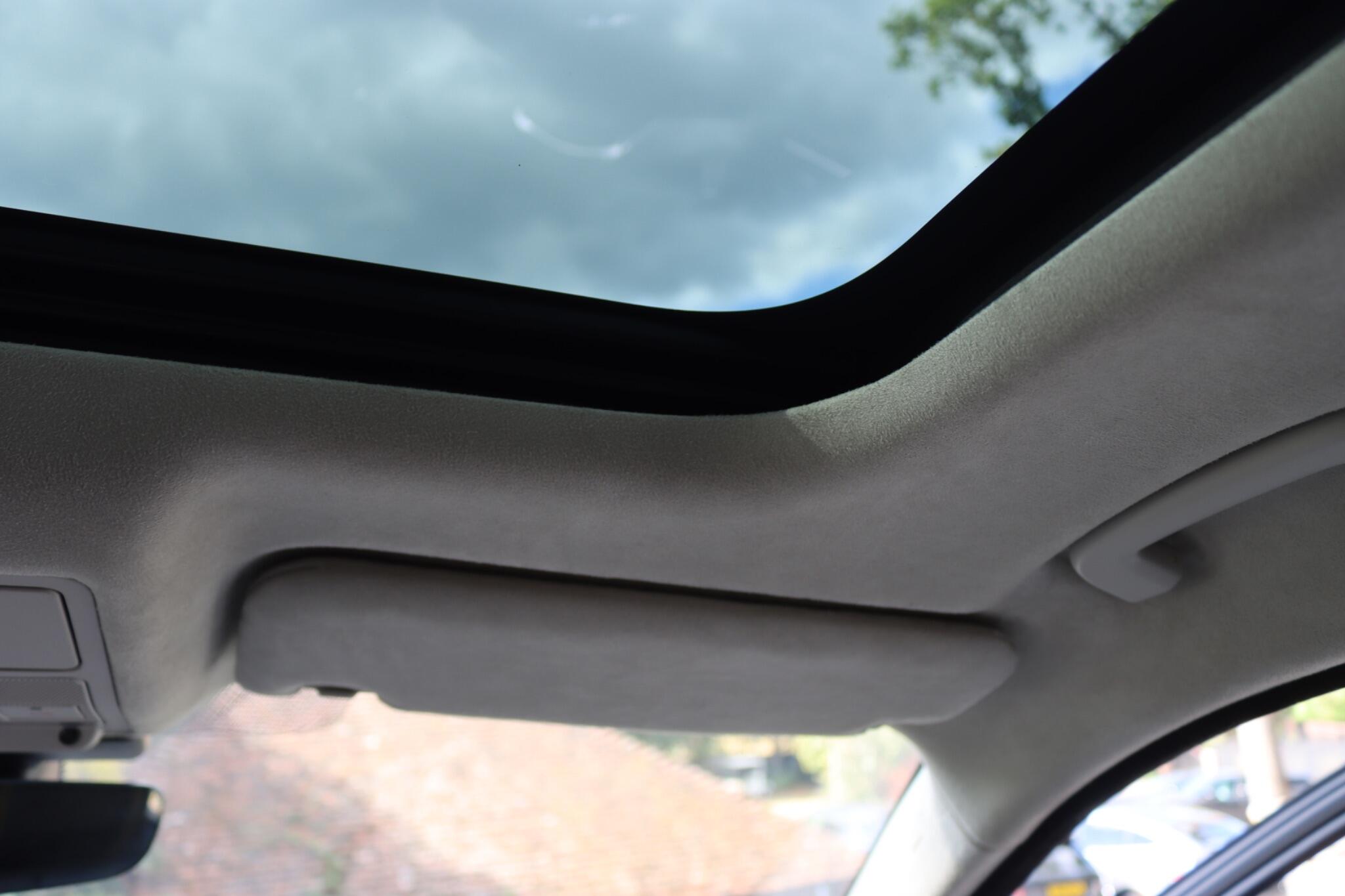 Jaguar F-Pace view 70