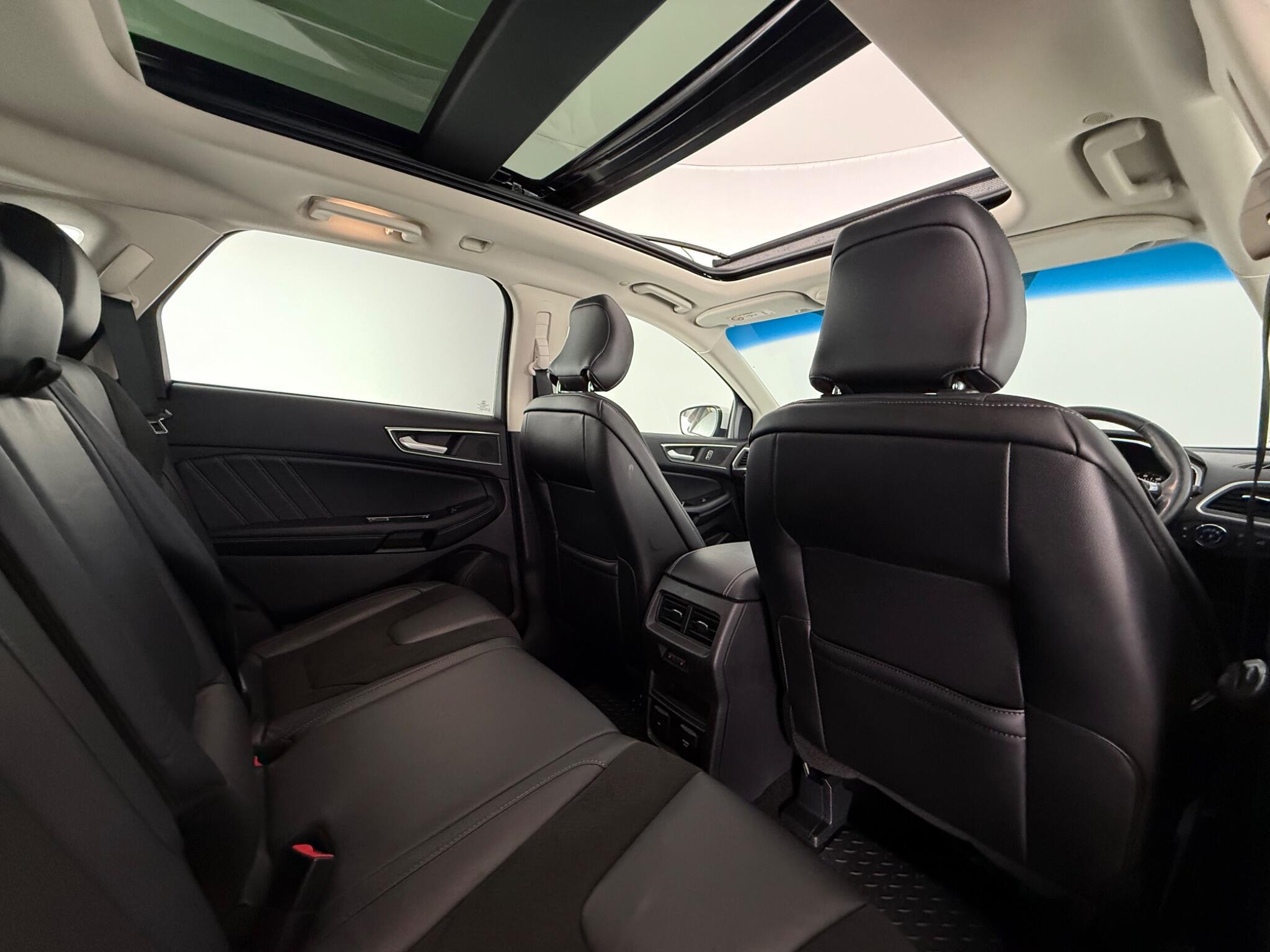 Ford Edge view 34