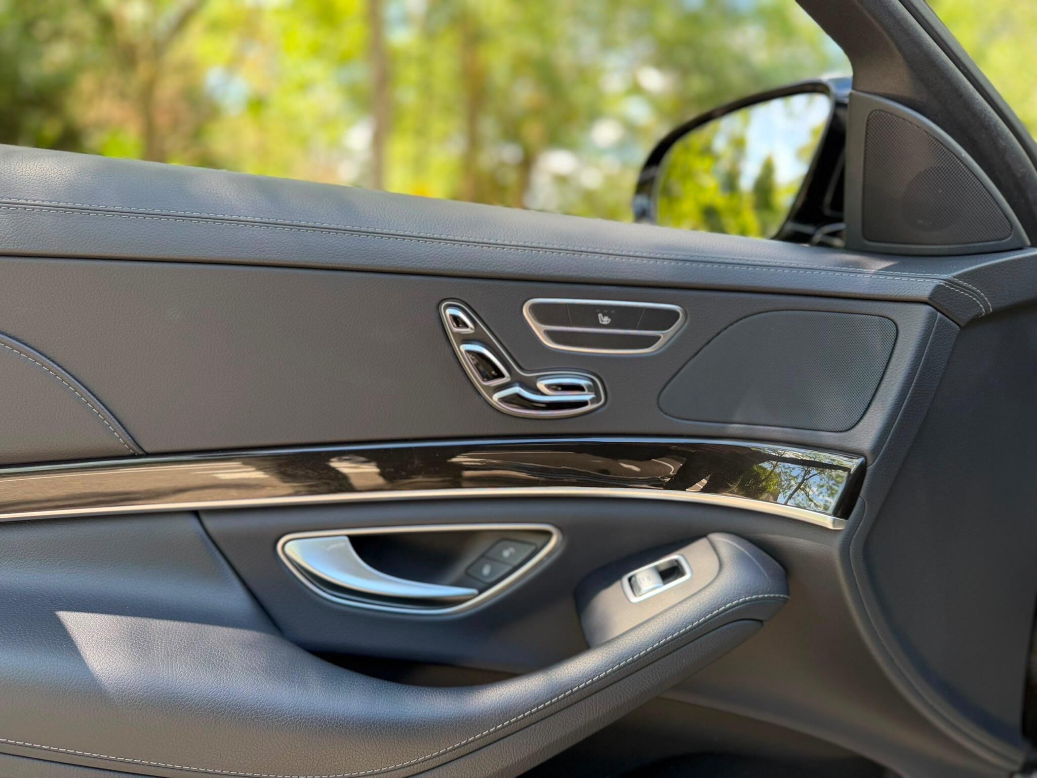 Mercedes-Benz S-Class view 24