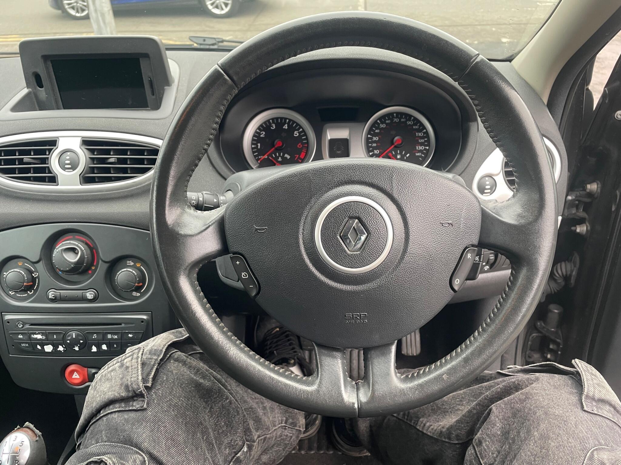 2011 Renault Clio image 59