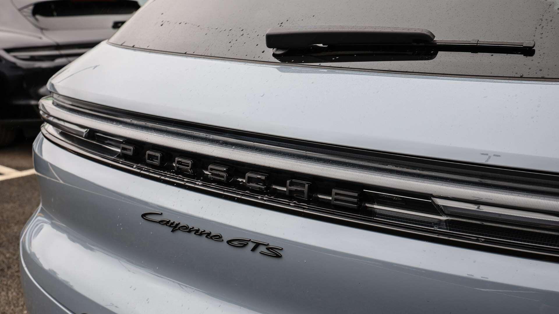 Porsche Cayenne view 30