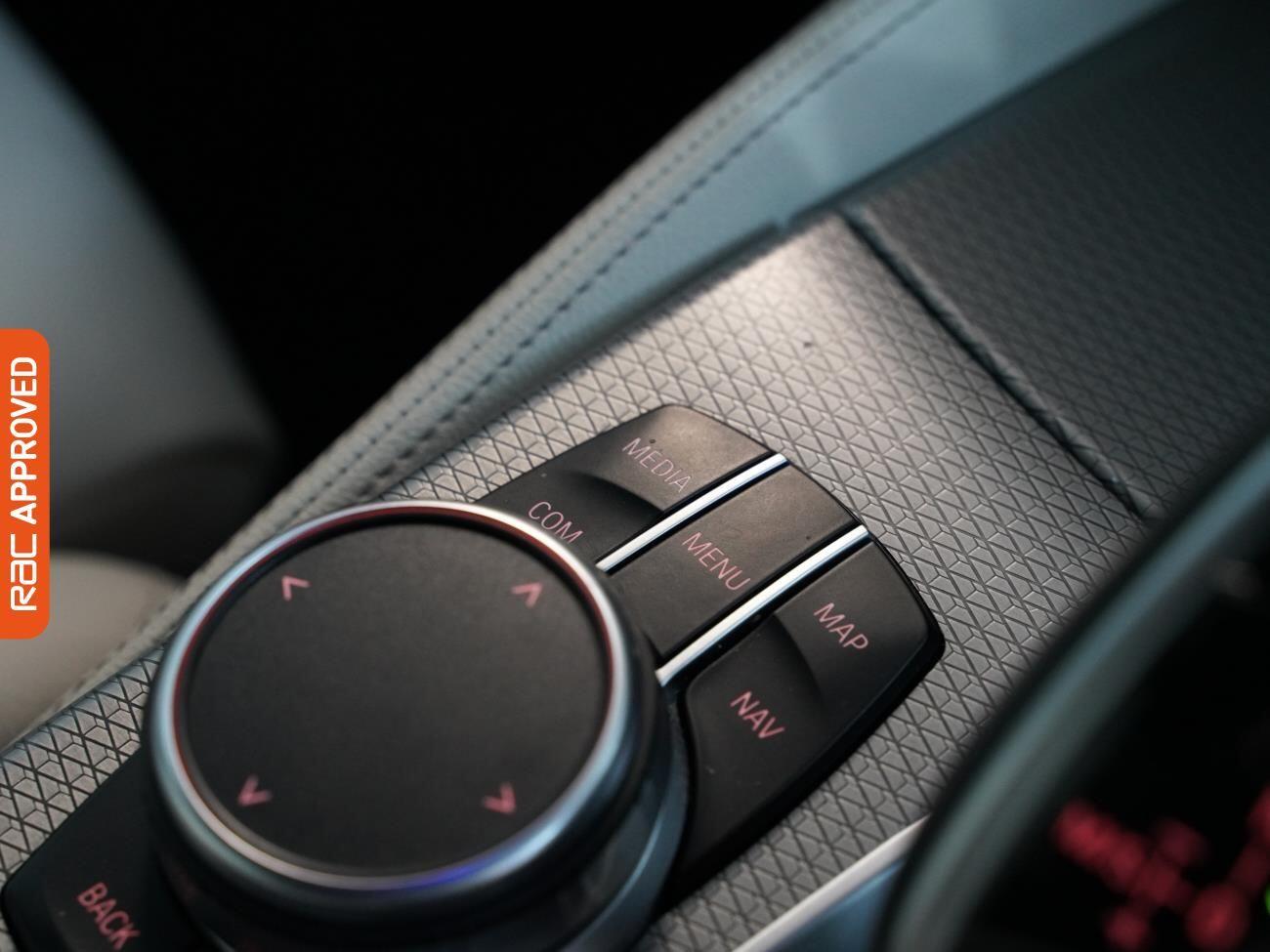 BMW 5 Series view 21