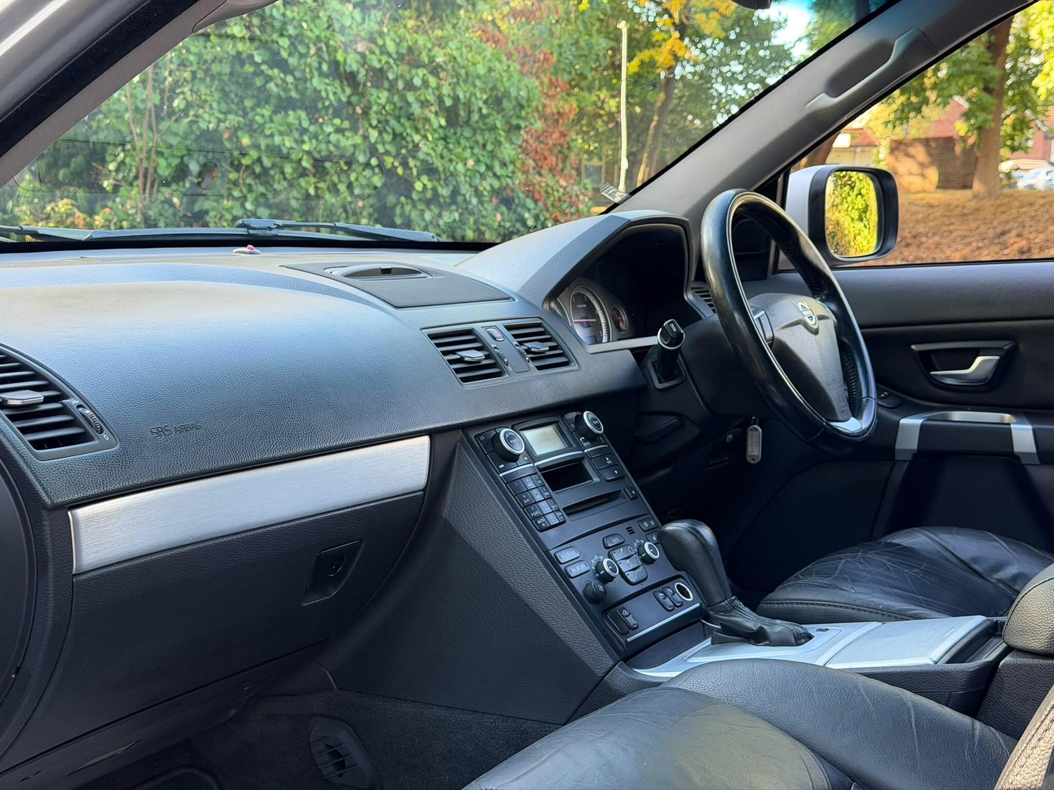Volvo XC90 view 15