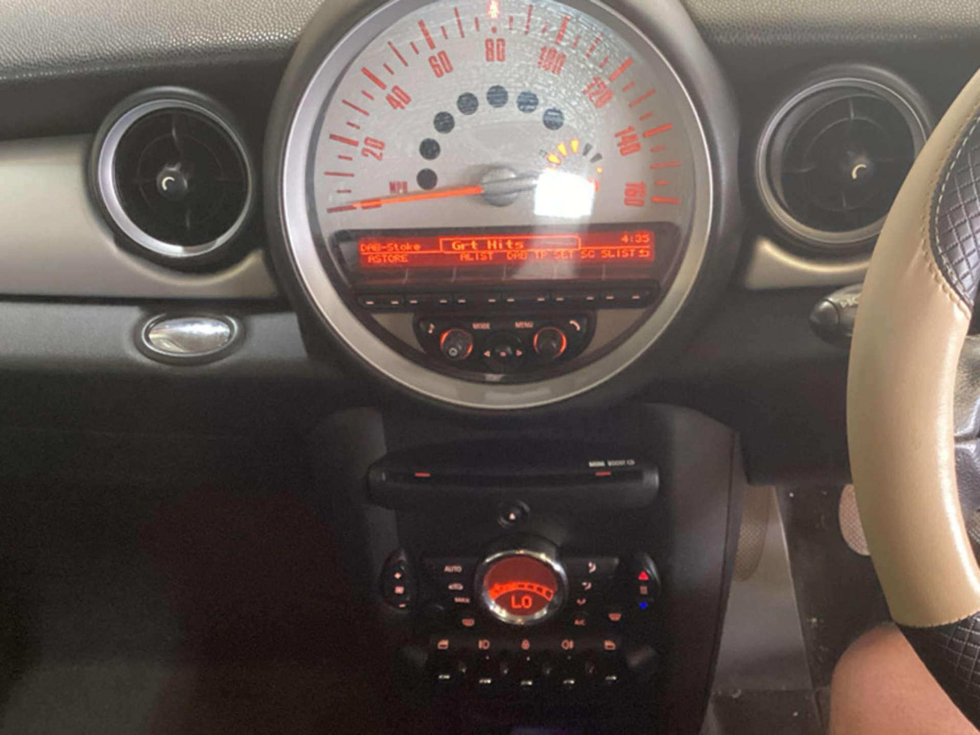 MINI Clubman view 2