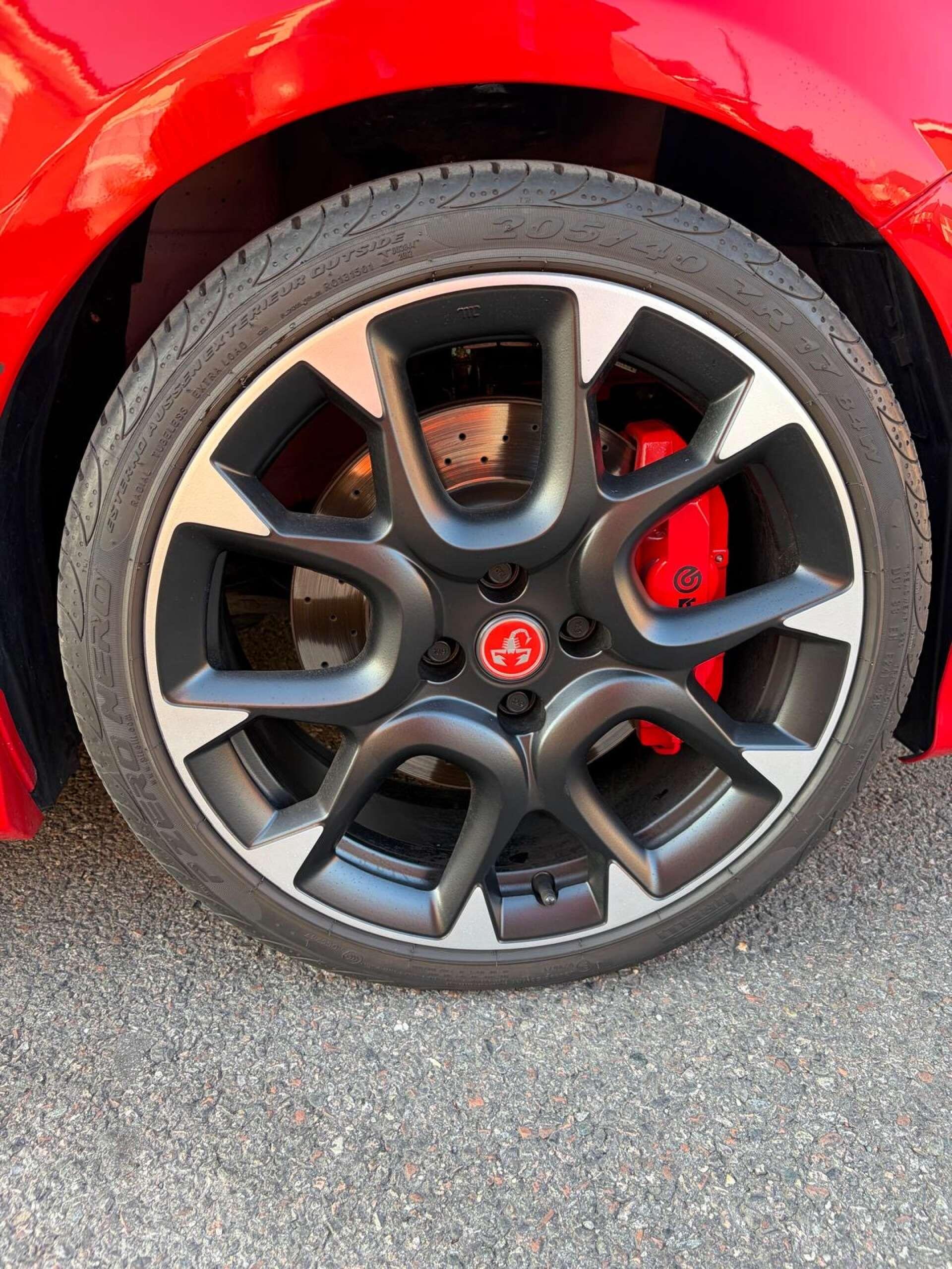 Abarth 595c view 13