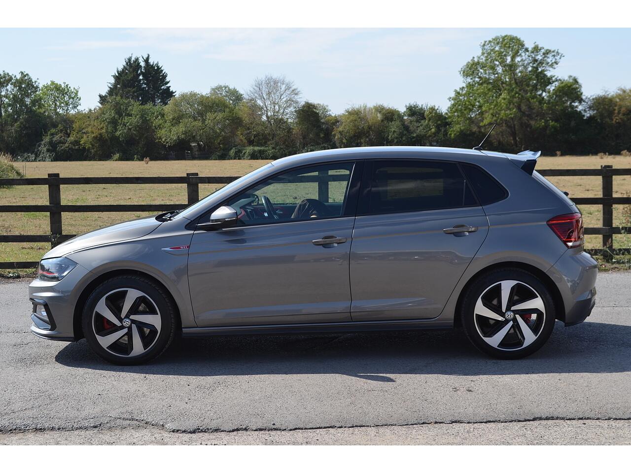 Volkswagen Polo view 6