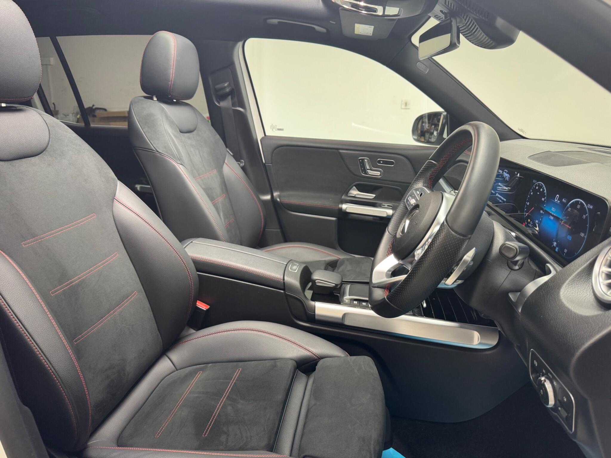 Mercedes-Benz Eqb view 9