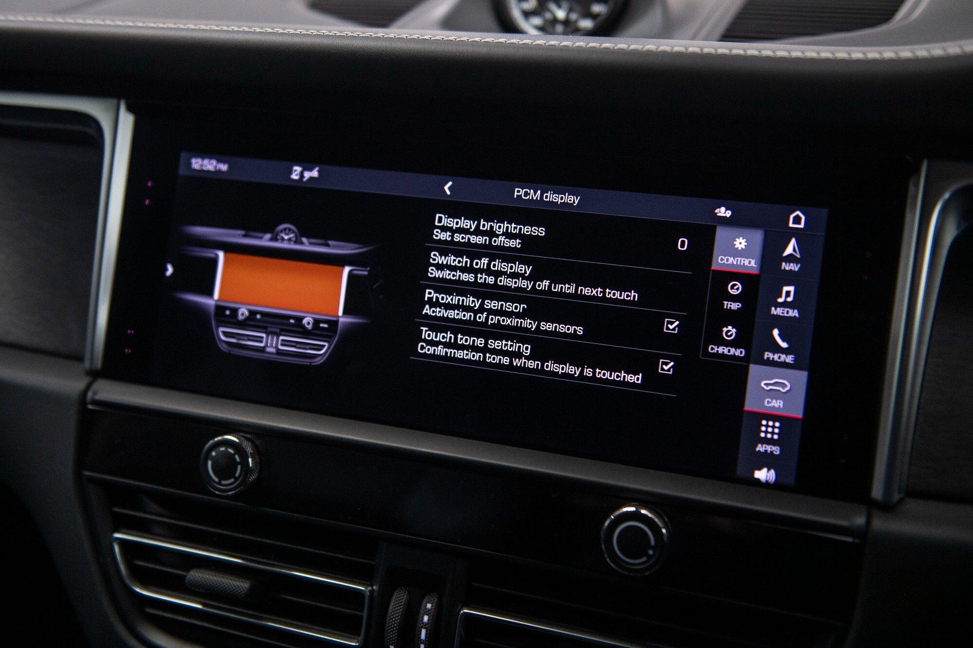 Porsche Macan view 23