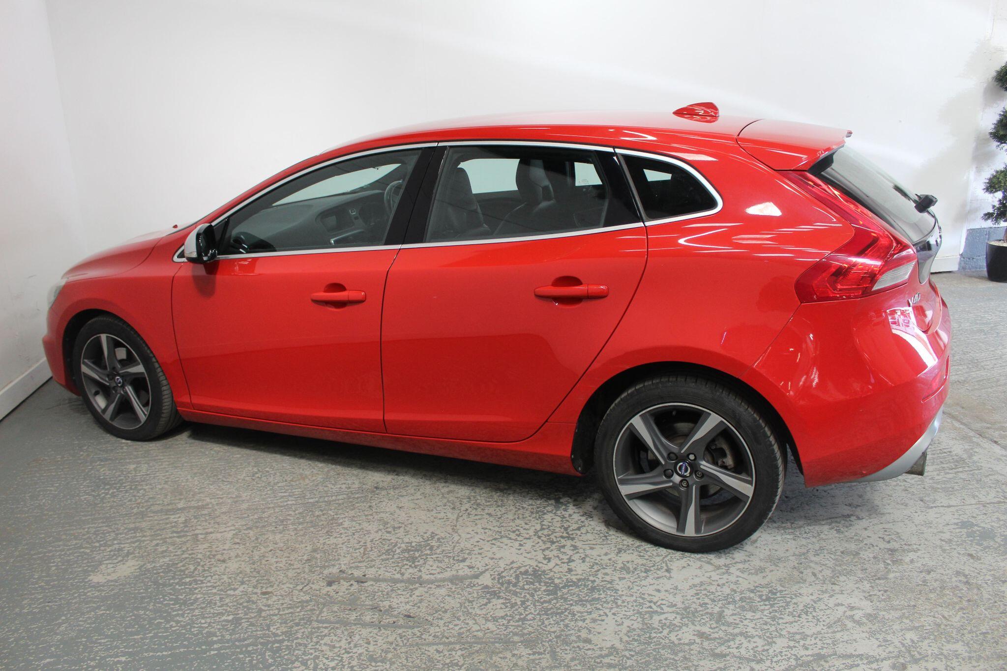 Volvo V40 view 10