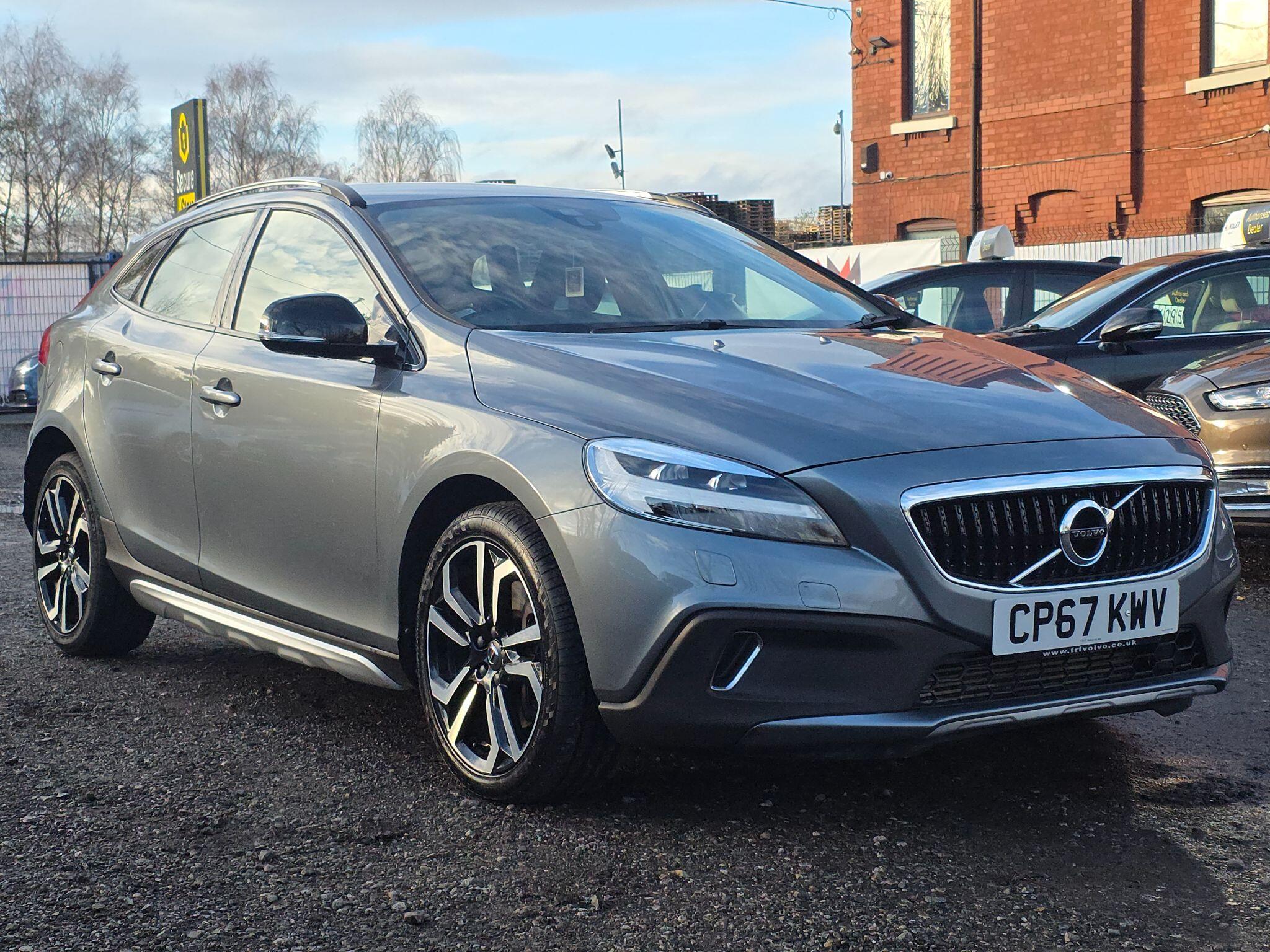 2017 Volvo V40 Cross Country 2.0 T3 Pro Euro 6 (s/s) 5dr • 44,733 miles image 2
