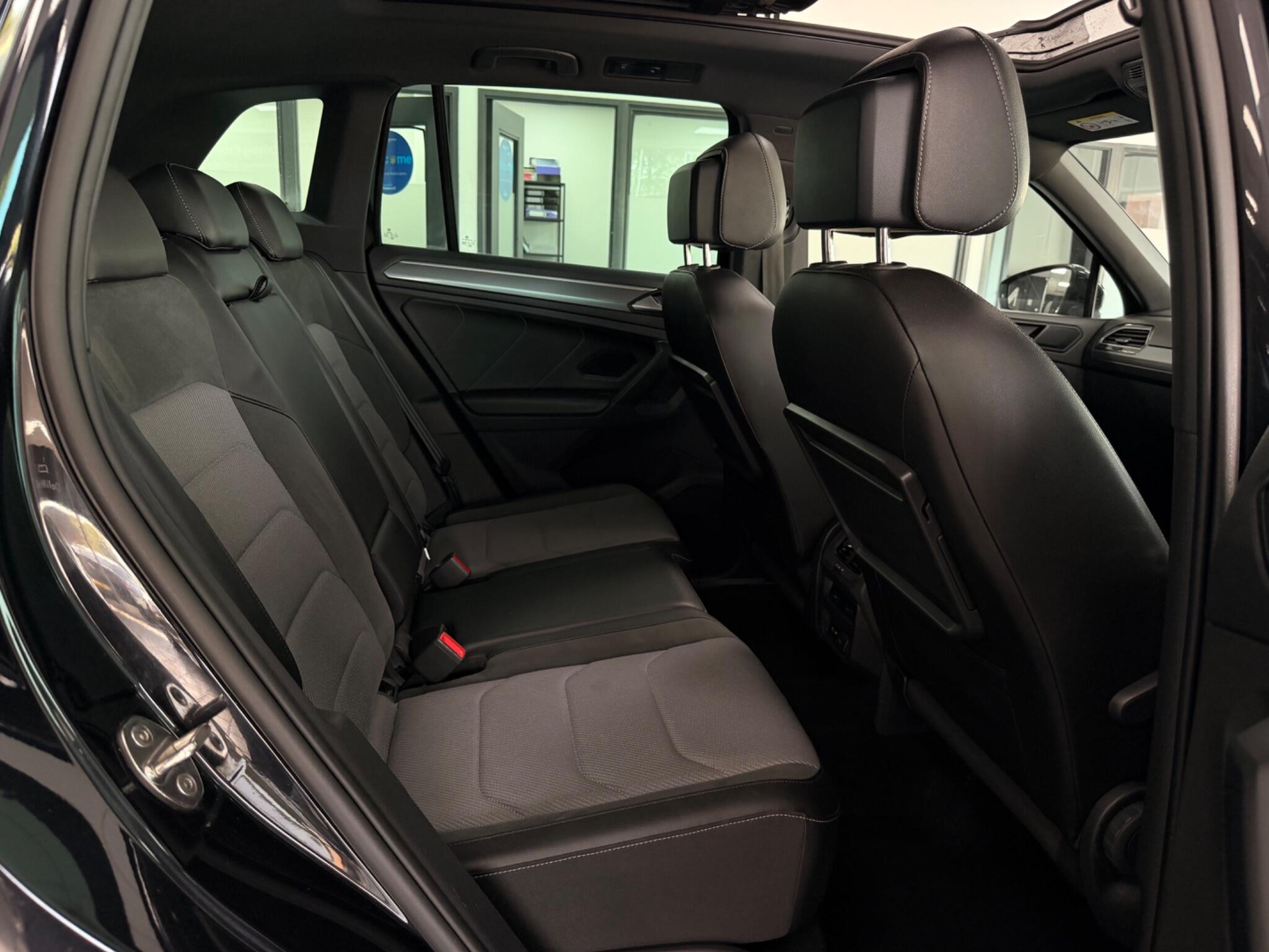 Volkswagen Tiguan view 31