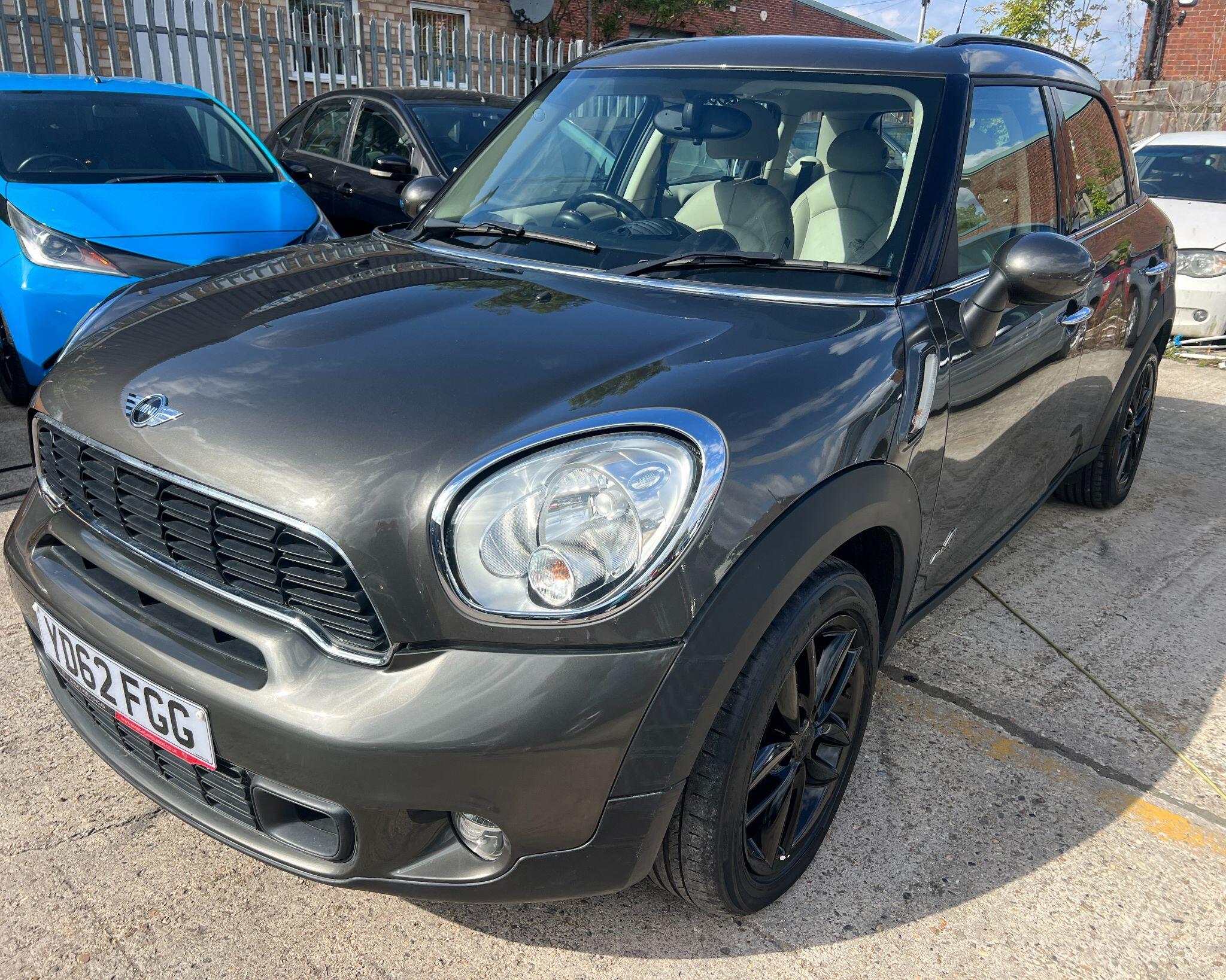 Mini Countryman view 3