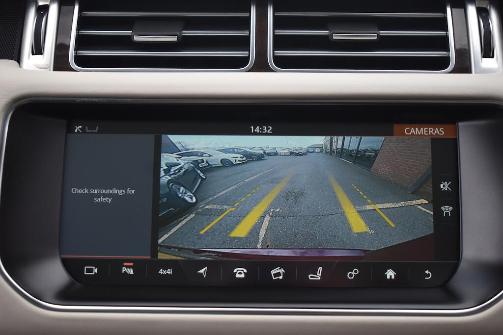 Land Rover Range Rover view 82