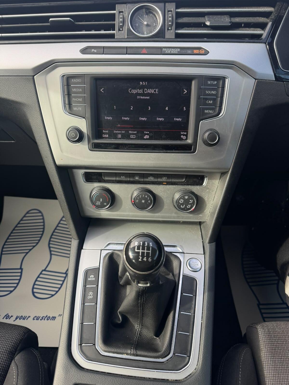 Volkswagen Passat view 27