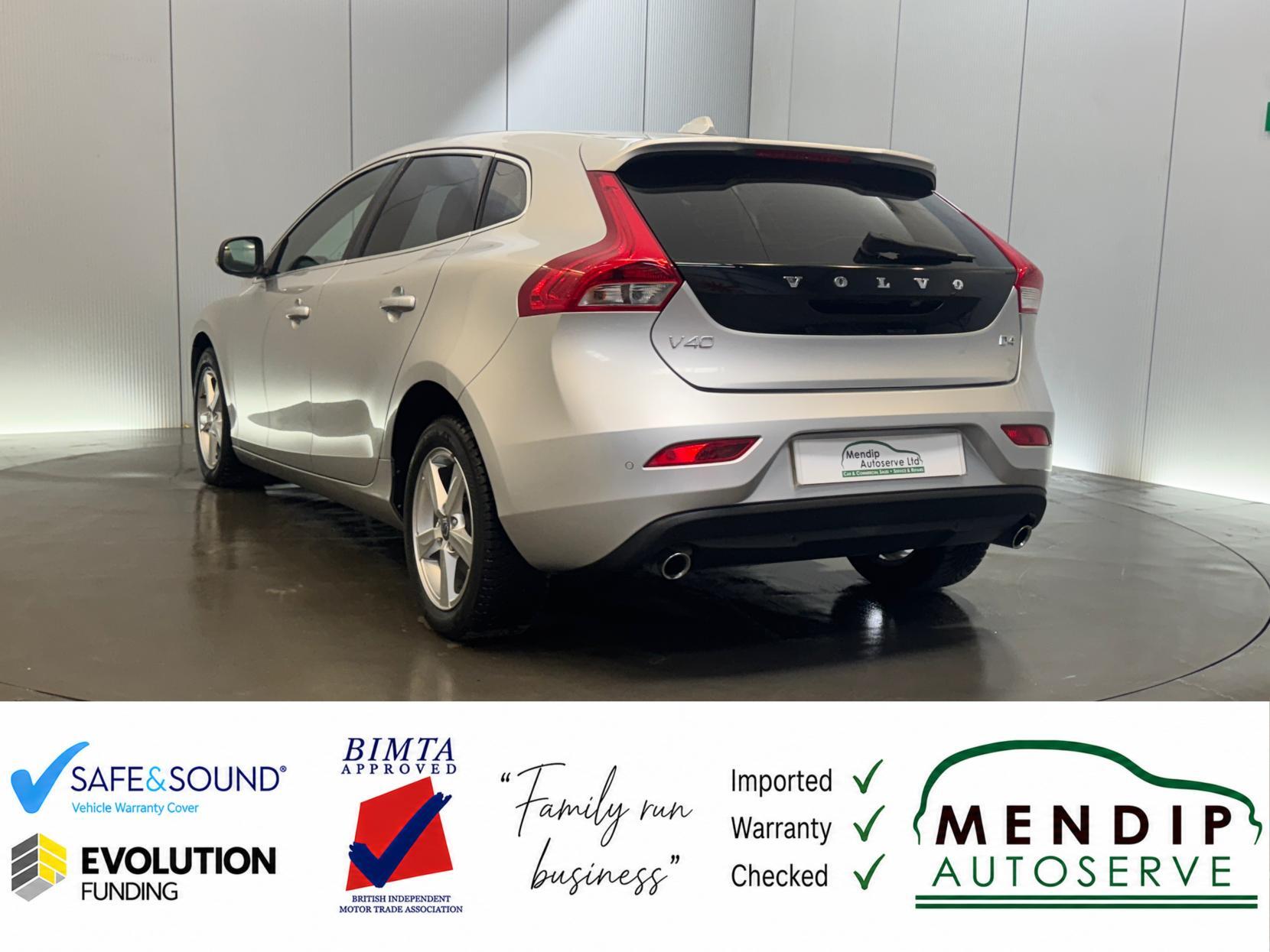 Volvo V40 view 15
