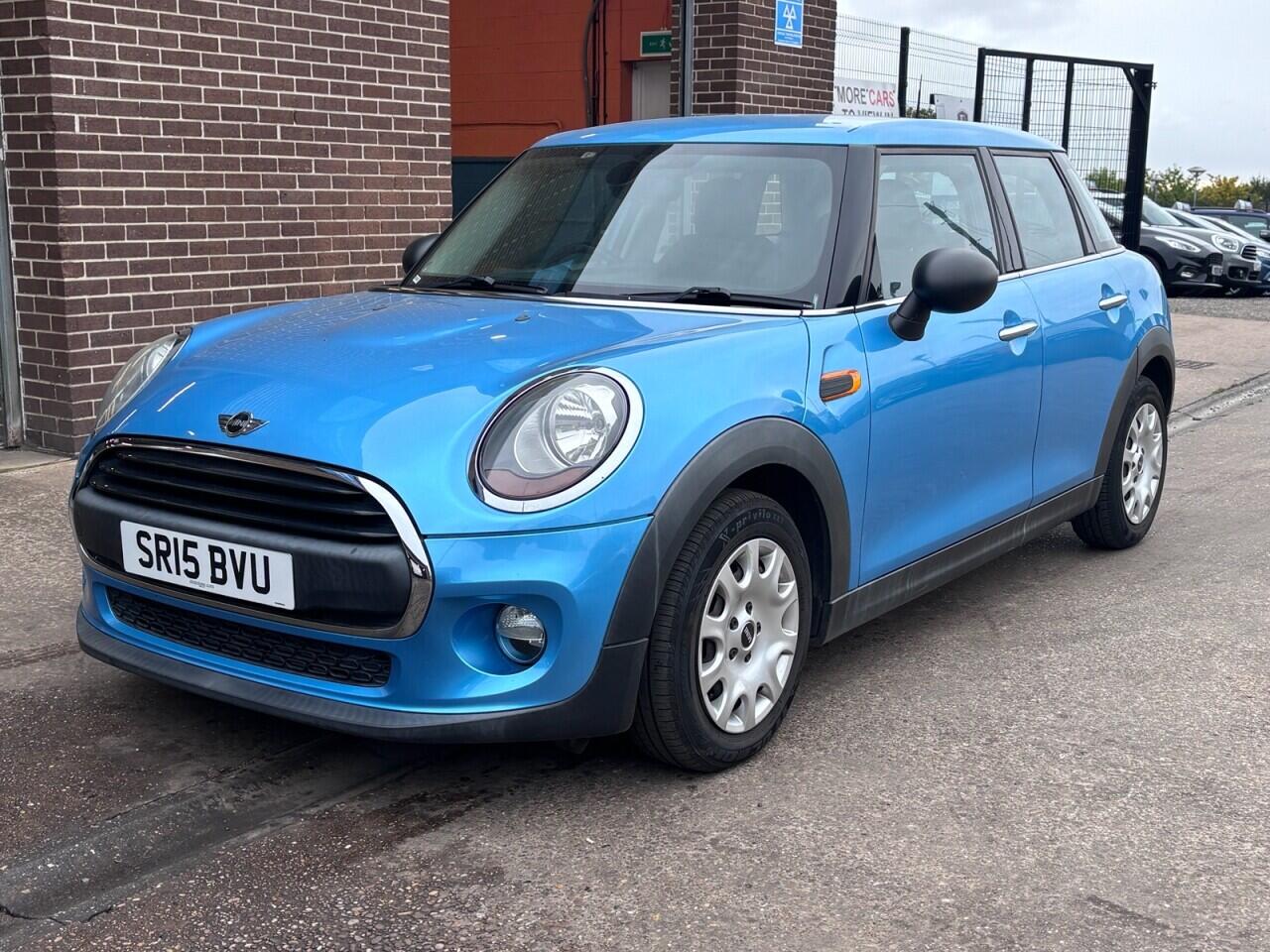 Mini Hatch view 3