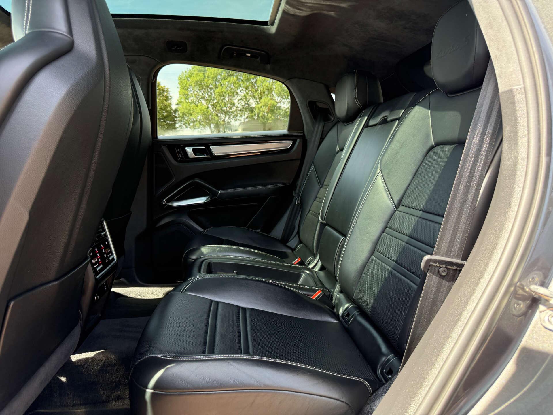 Porsche Cayenne view 74