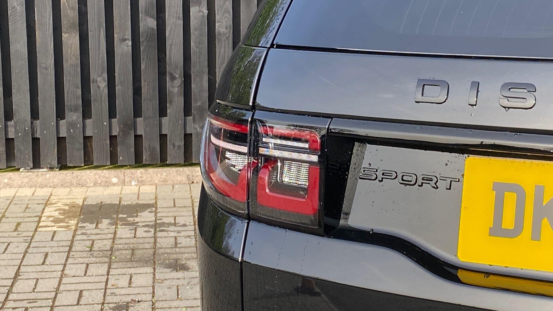 Land Rover Discovery Sport view 27
