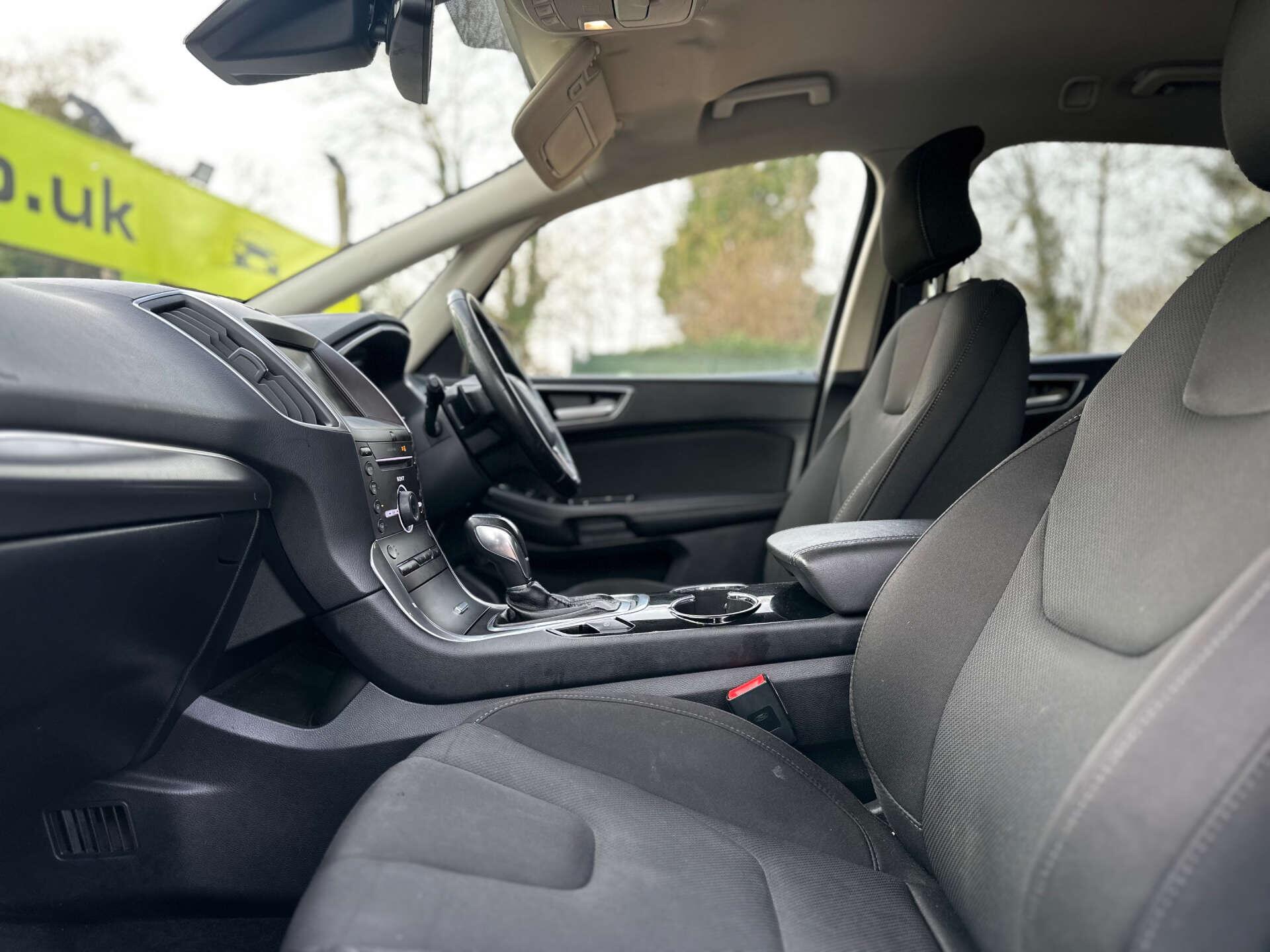 Ford S-Max view 14