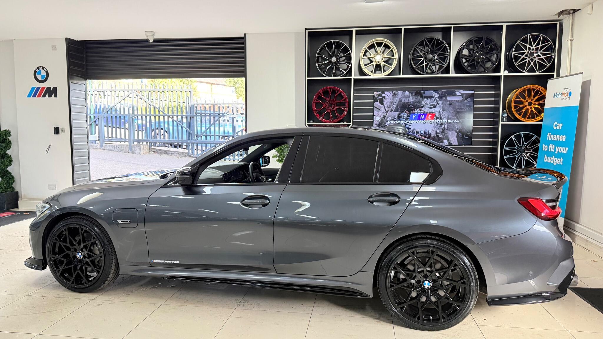 BMW 3 Series view 38