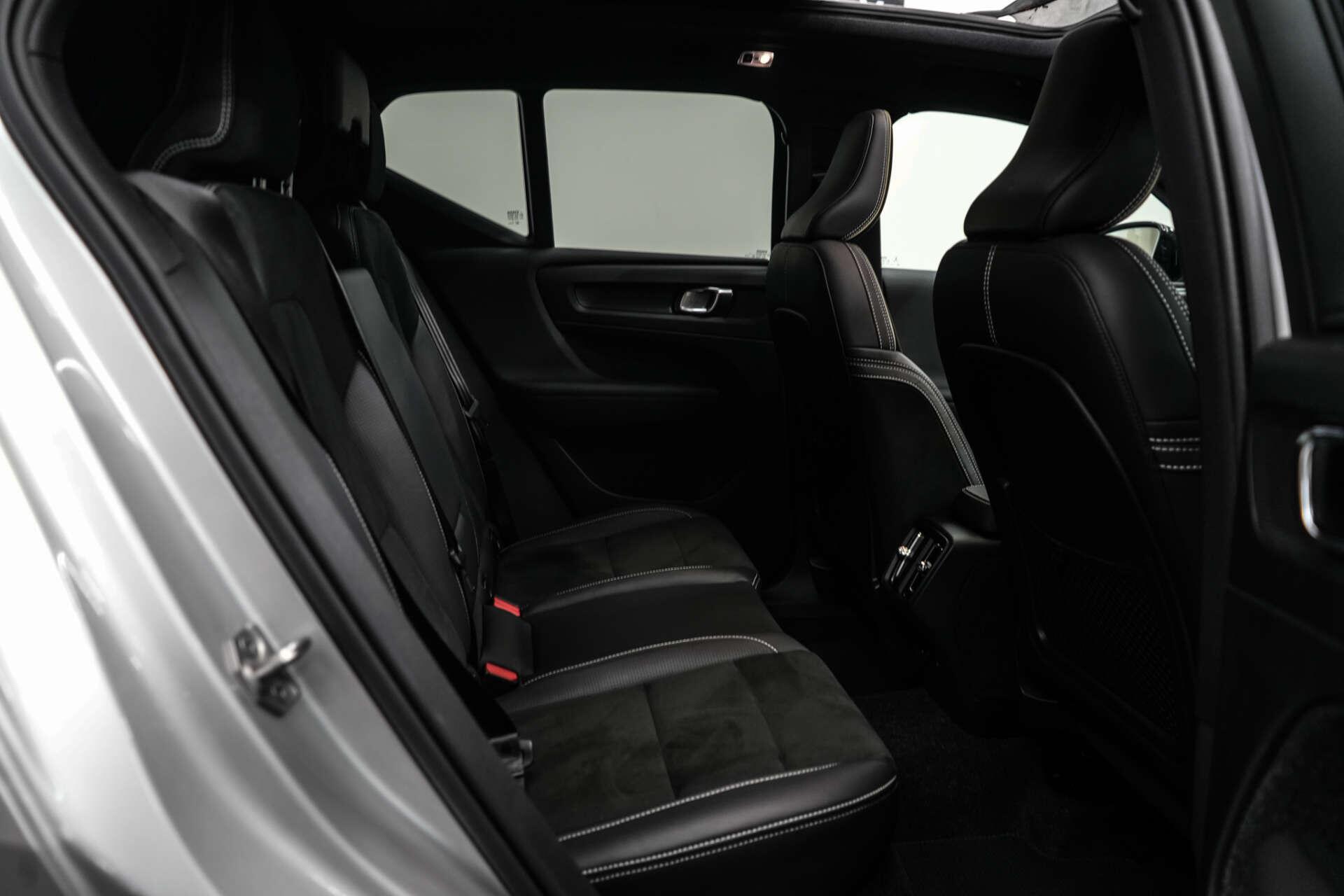 Volvo XC40 view 22