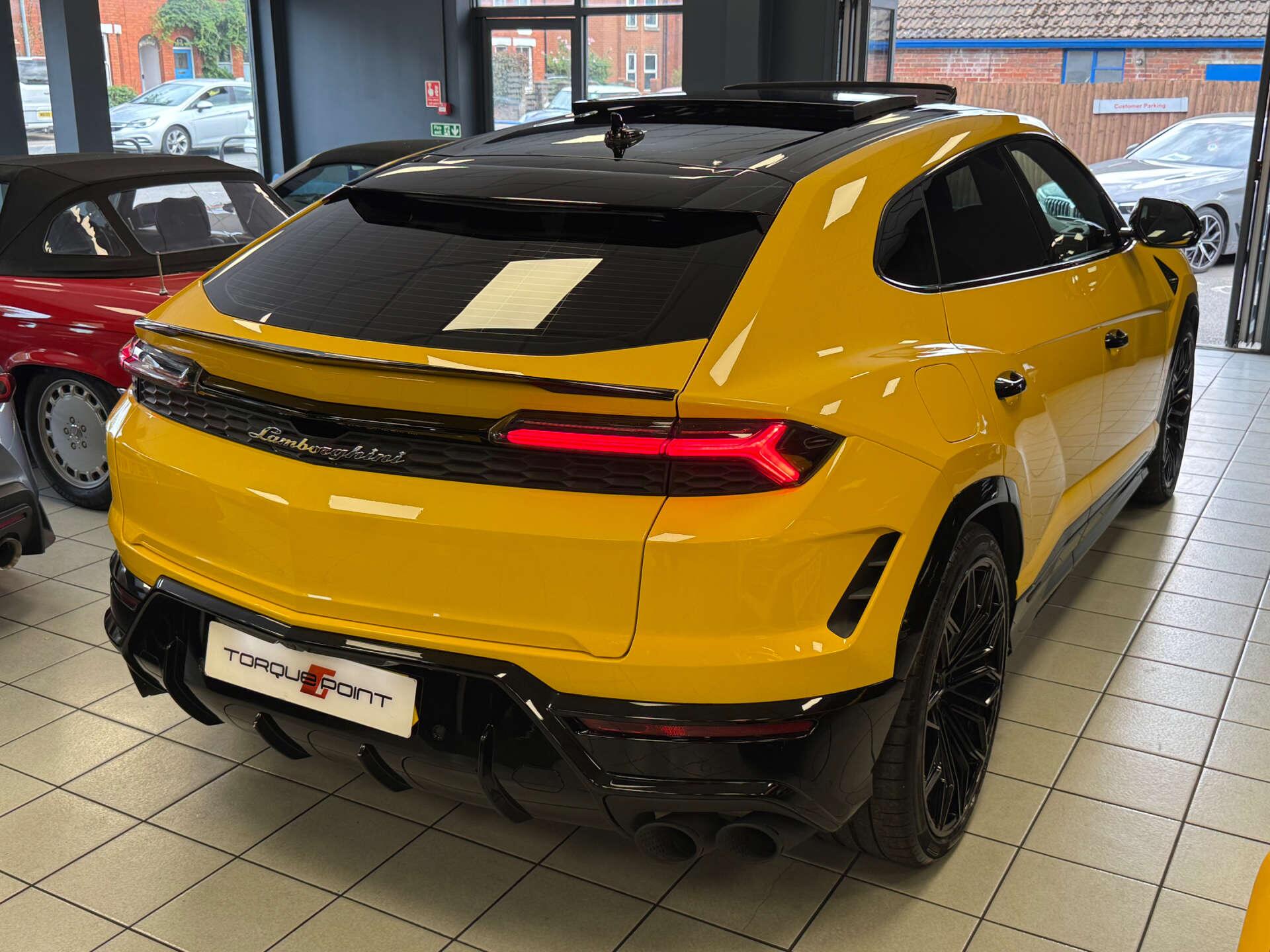 Lamborghini Urus view 23